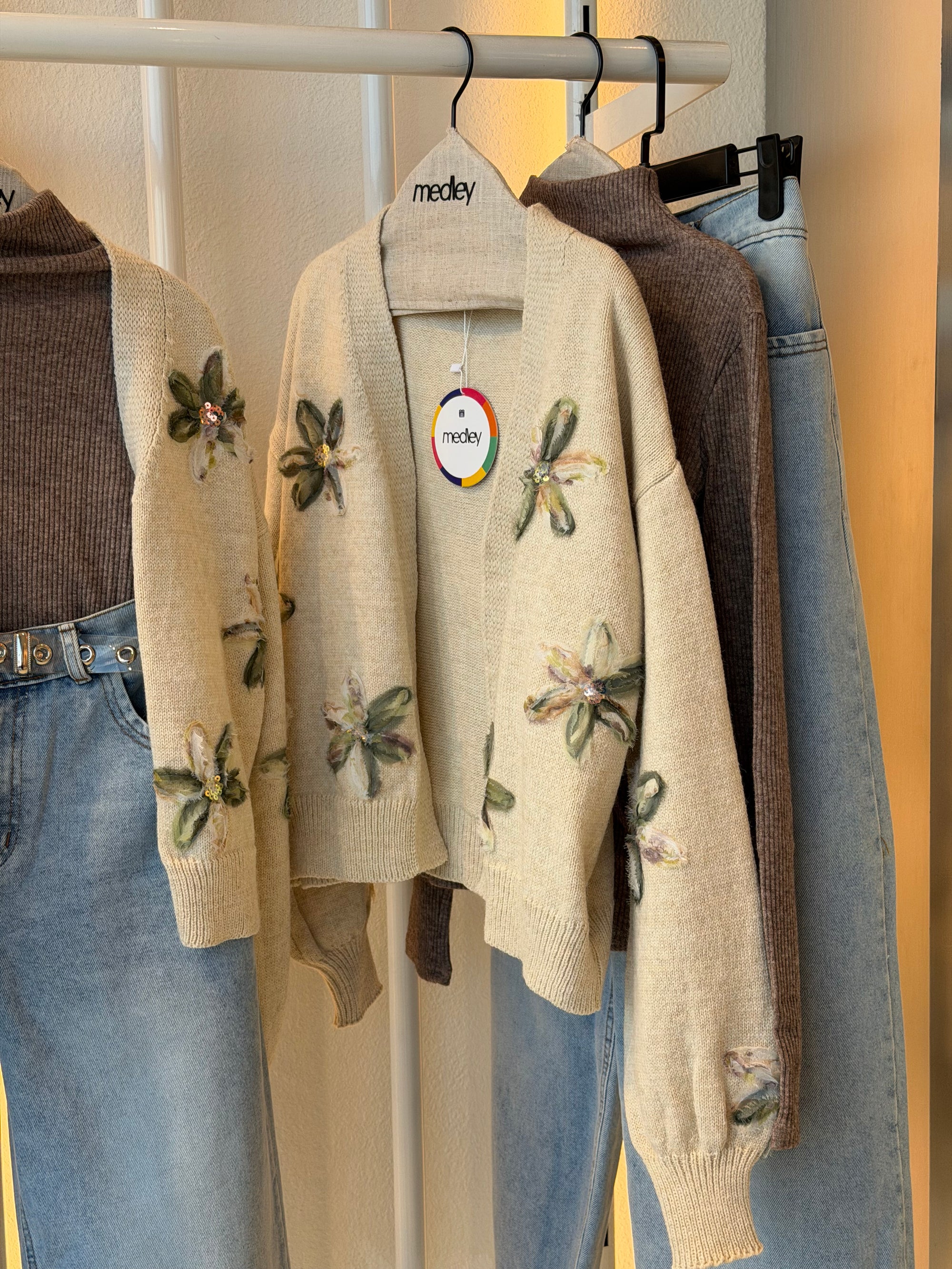 Floral Cardigan ( Latté )