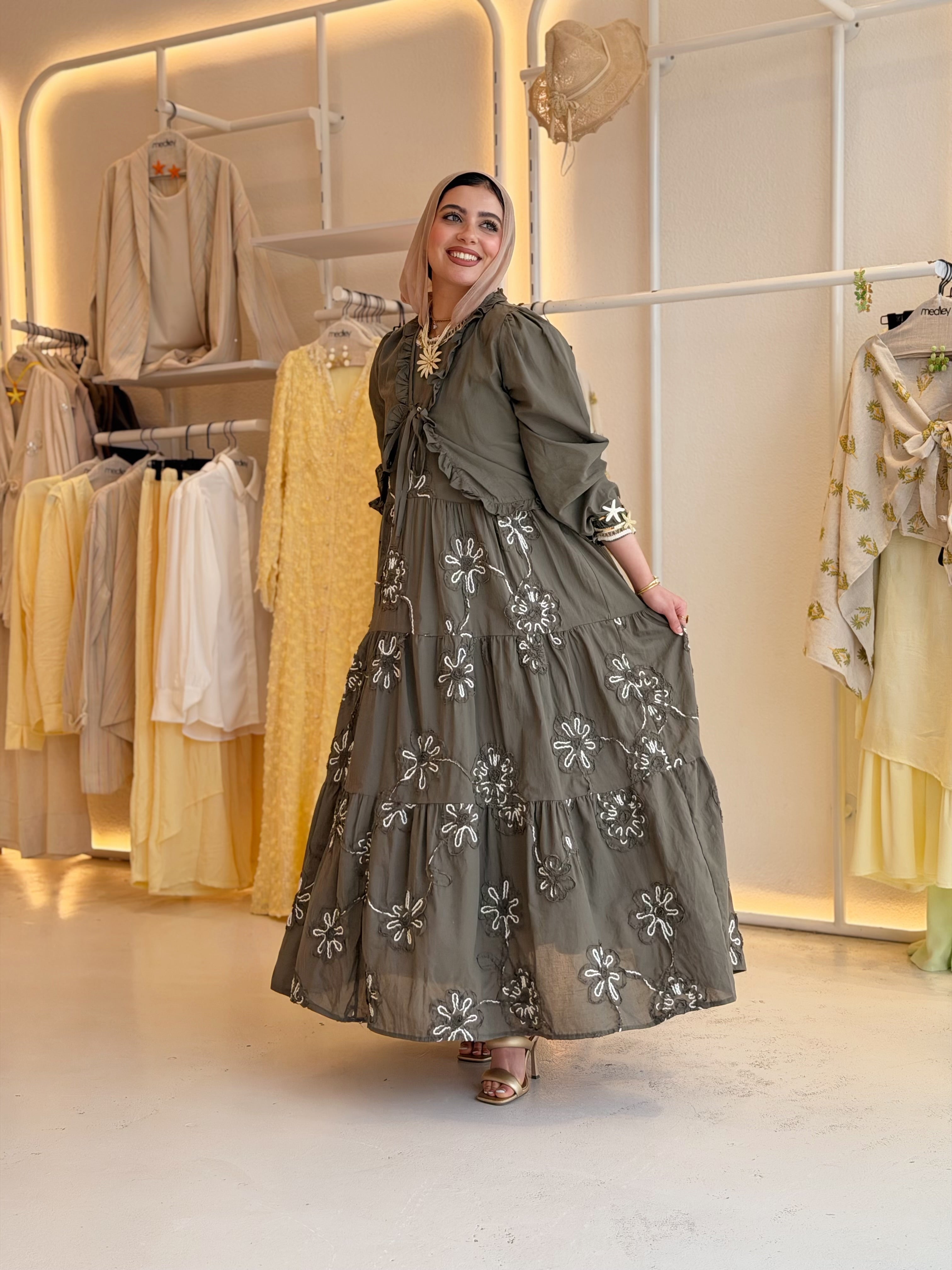 Embroidered golden glow (Olive)