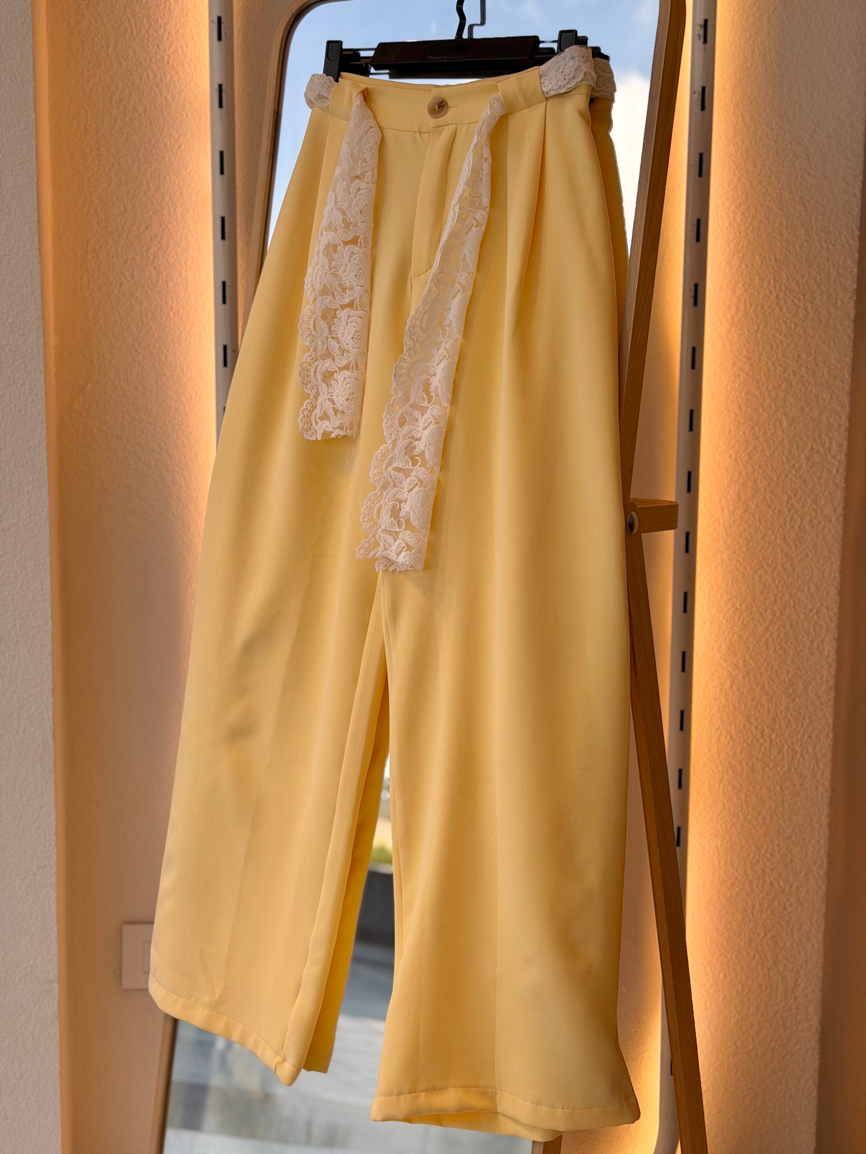 Elegant Pant With Lace Touch