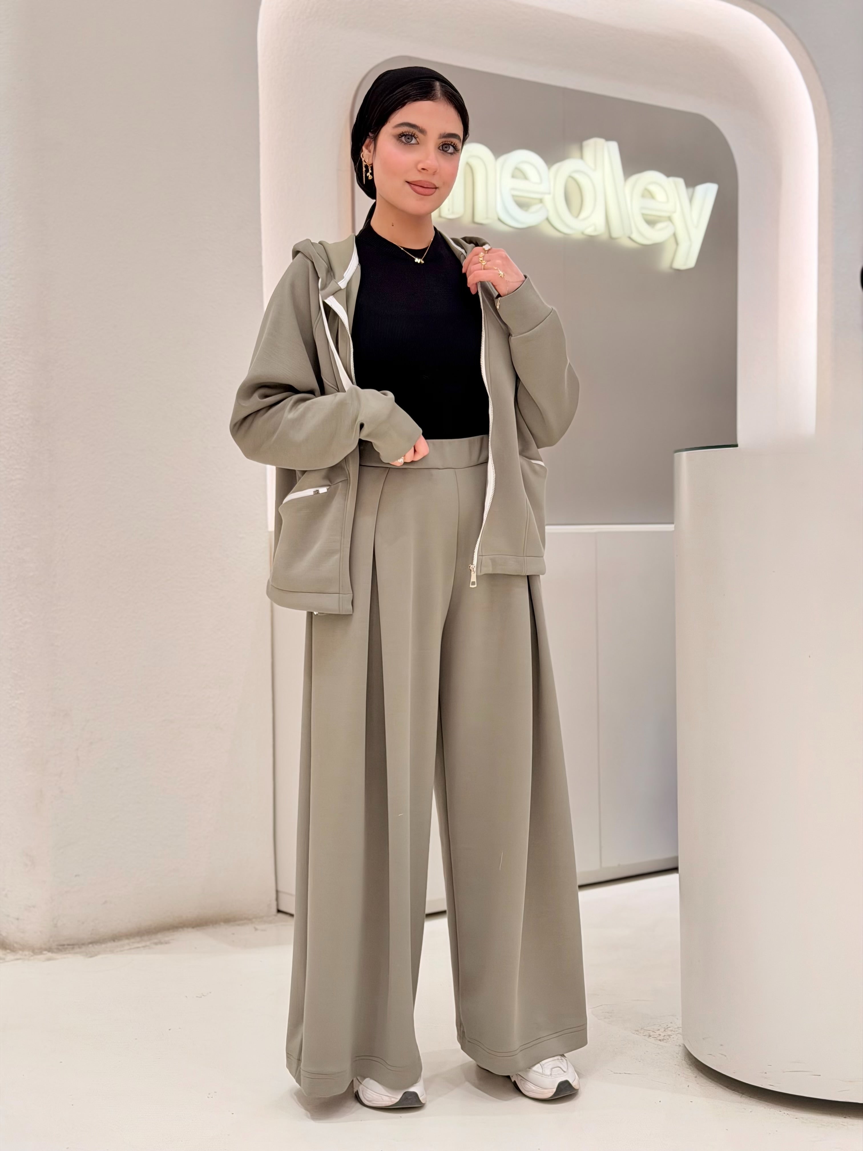 Olive Oysho Pant