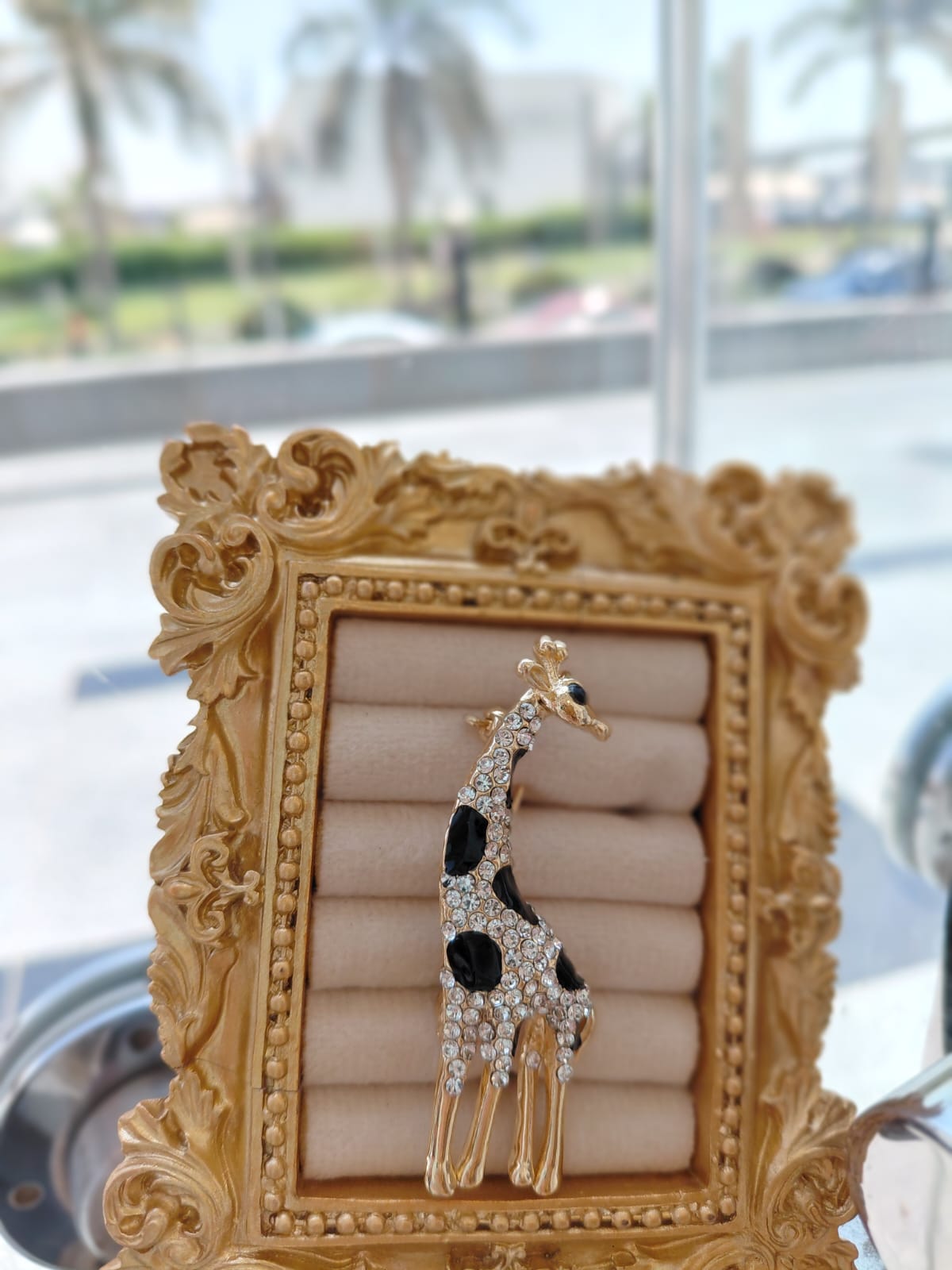 Elegant Giraffe Brooch
