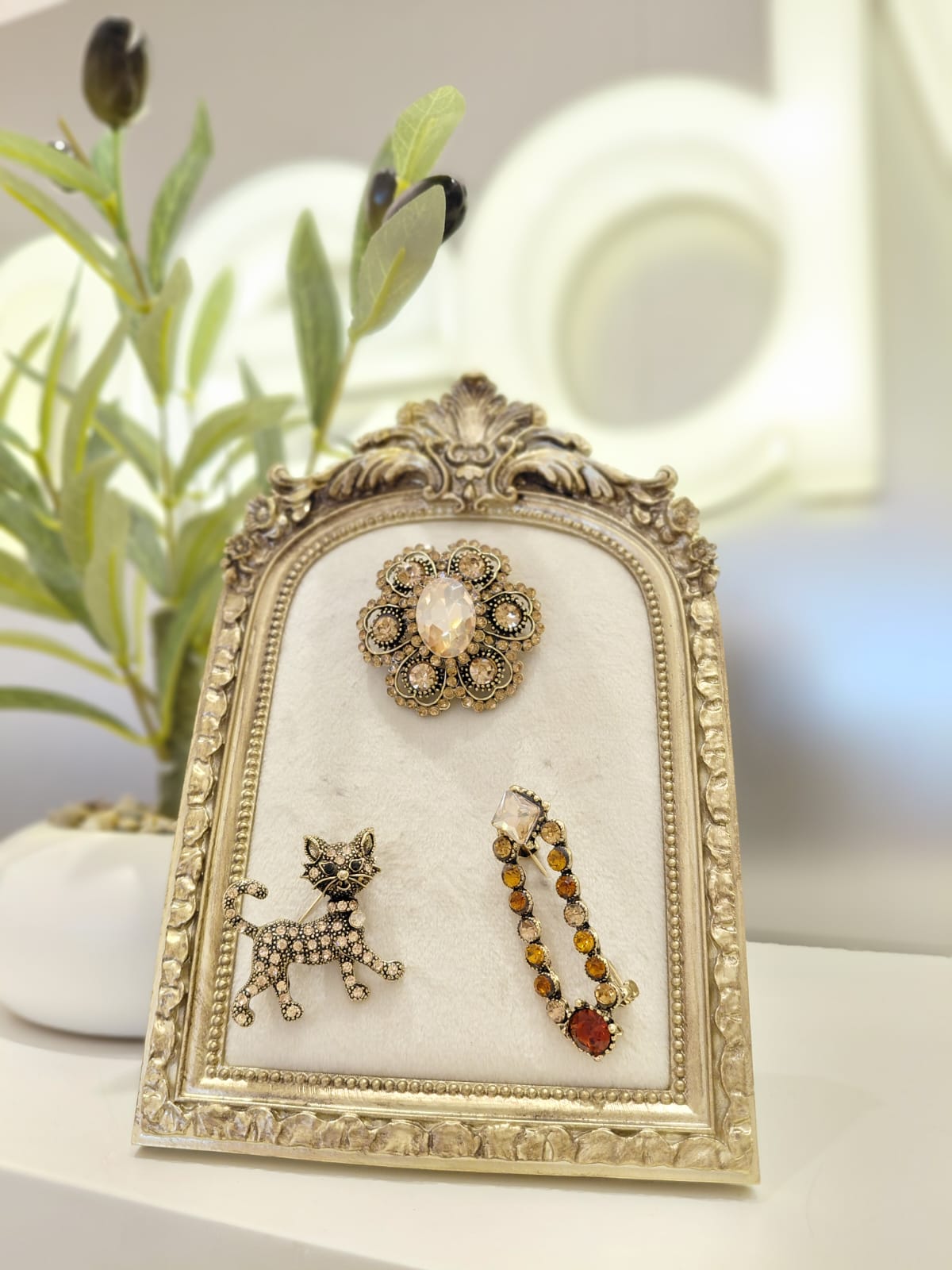 Classic Glam Brooch | 3 Pieces