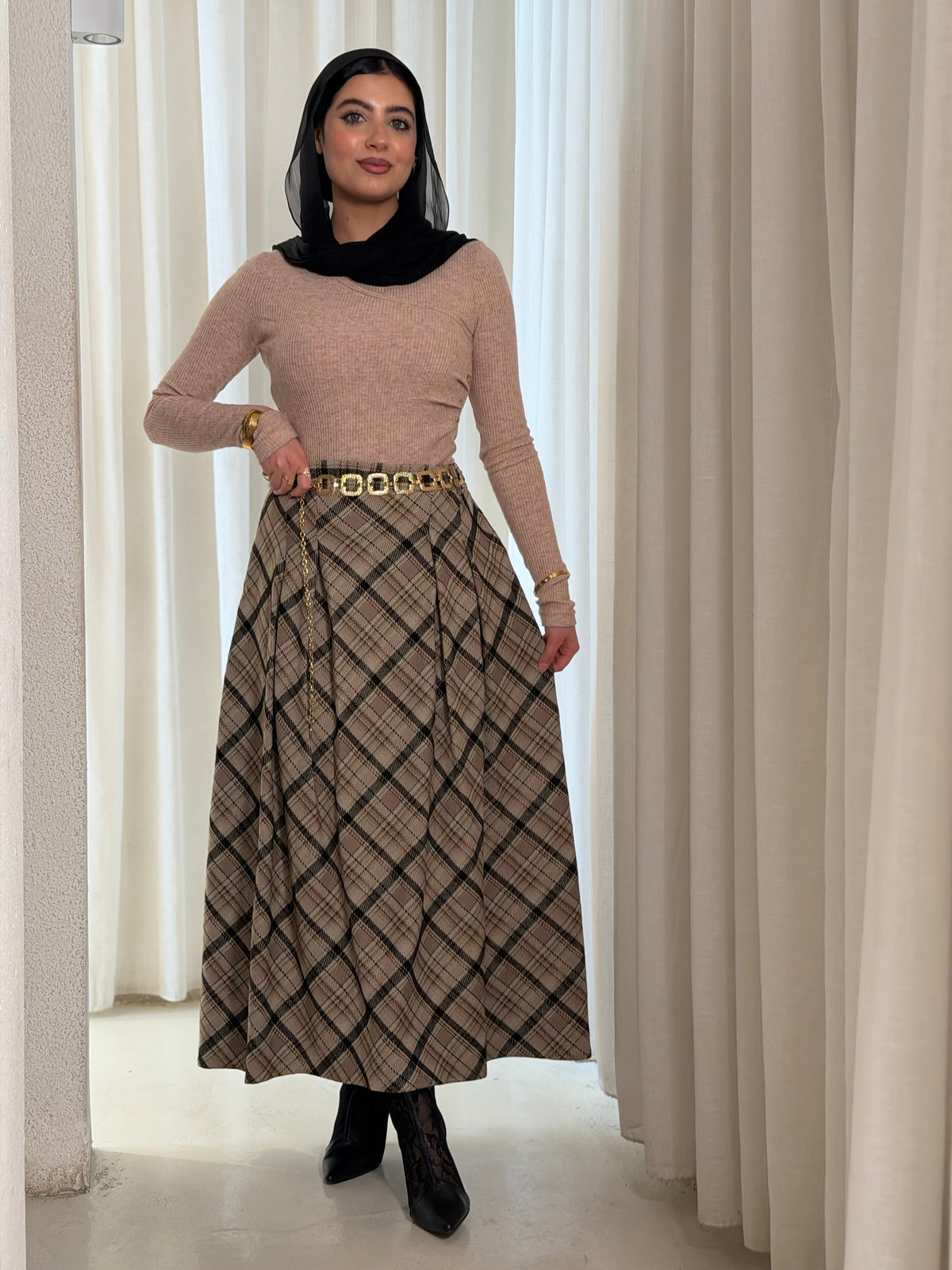 Vintage plaid midi skirt by Medley Fashion, photo 10