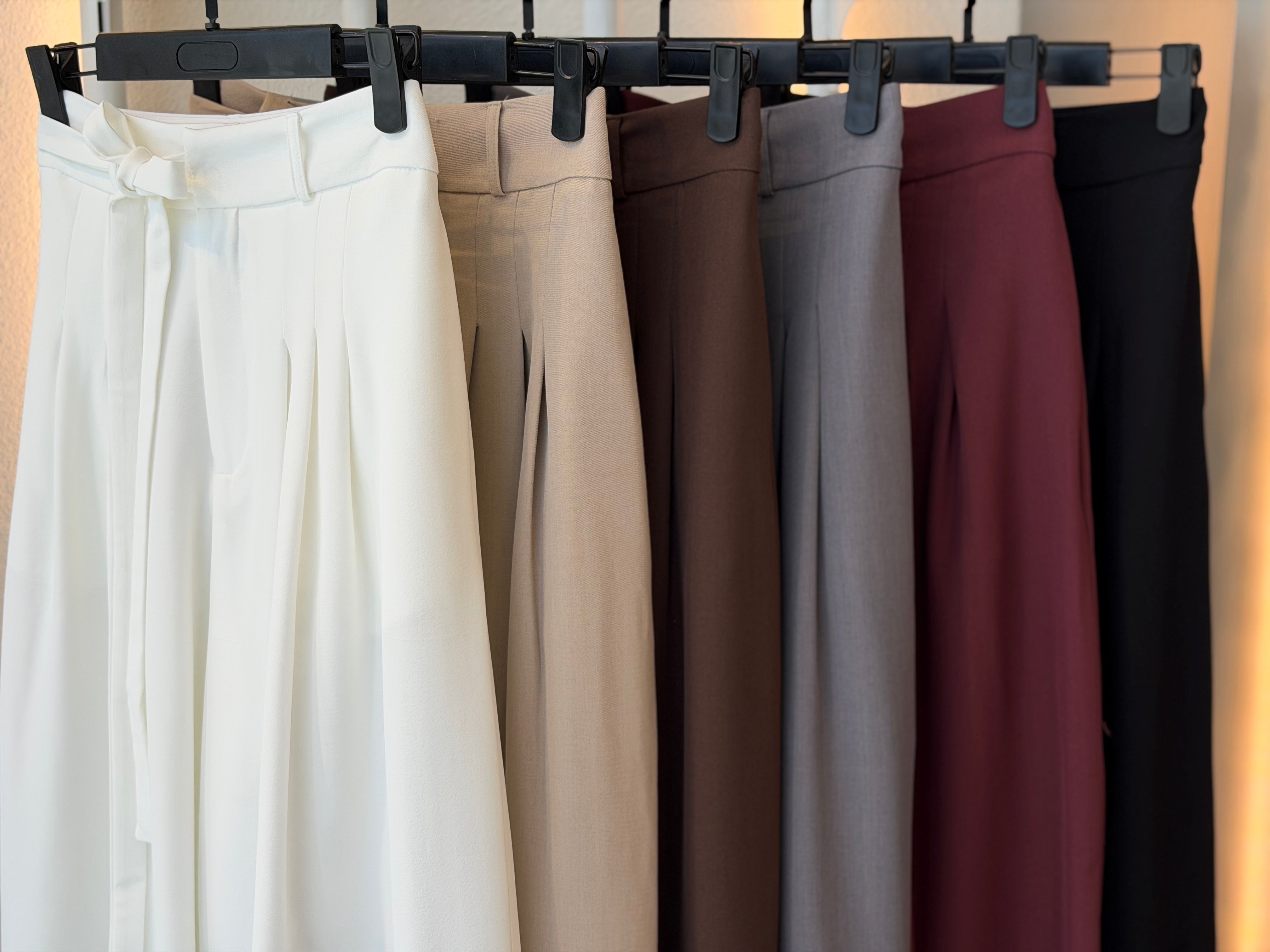 Wide-leg Trousers (Soft Naturals)