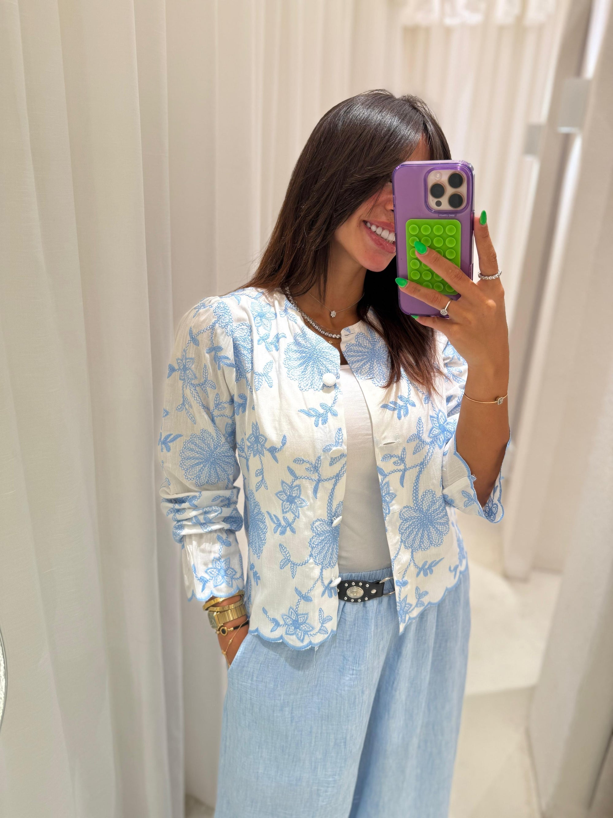 Embiodery cotton blouse