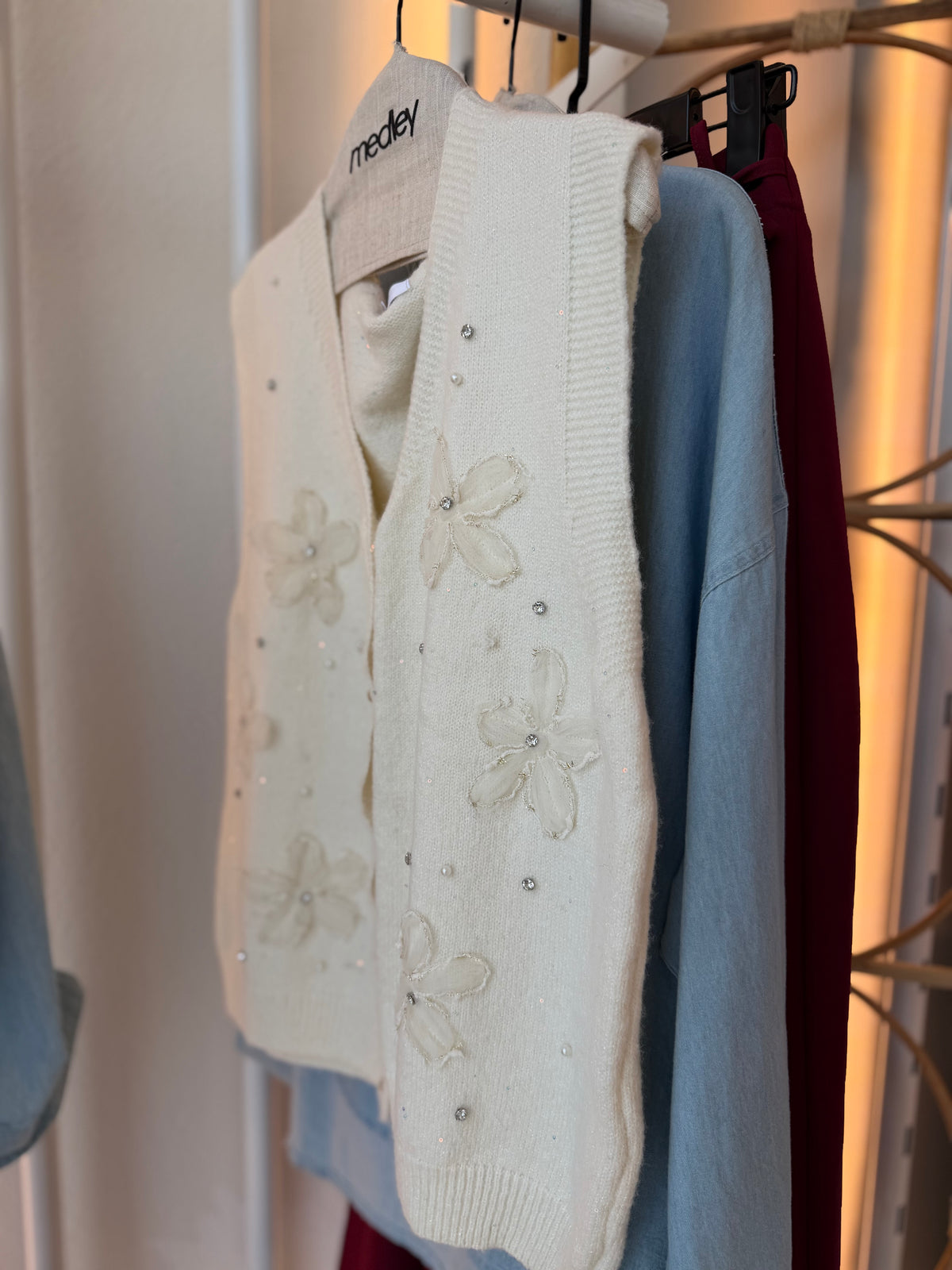 3D Bloom Mohair Vest ( pearly white )