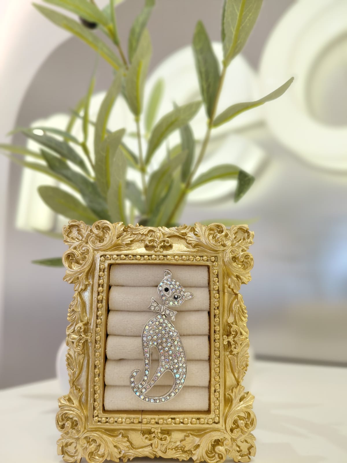 Sparkling Cat Brooch