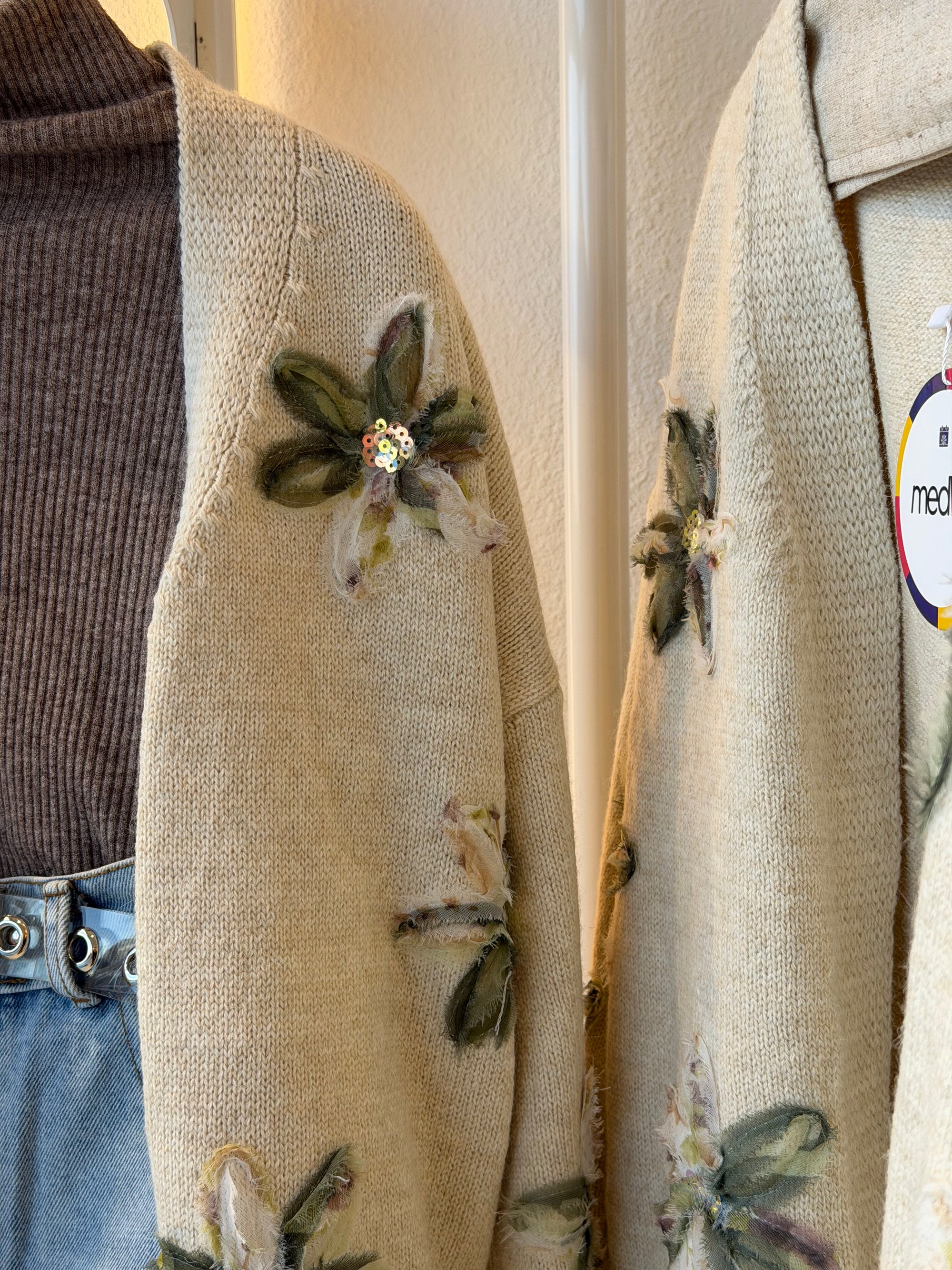 Floral Cardigan ( Latté )