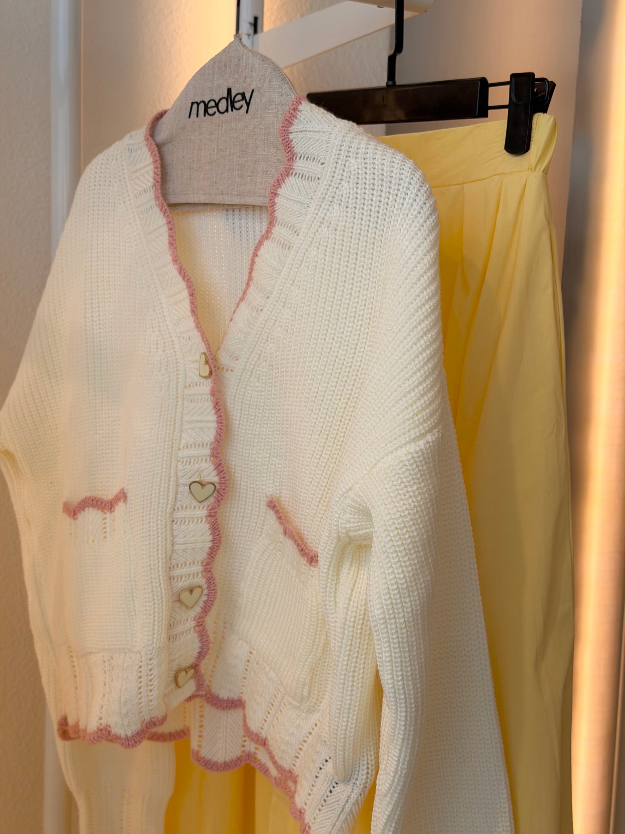 Hearts knit cardigan ( off white * pink )