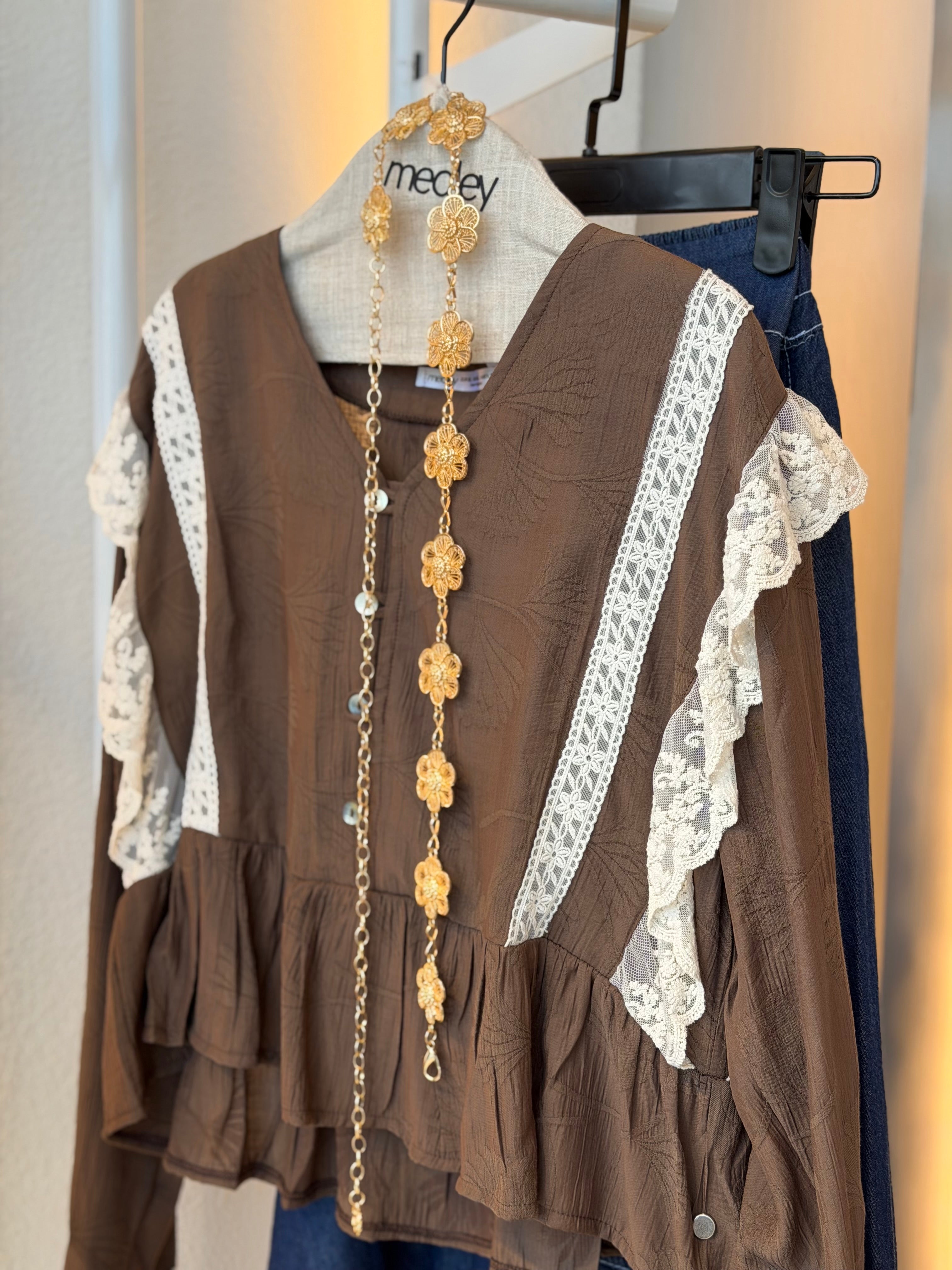 Gold Flowers Chain Belt