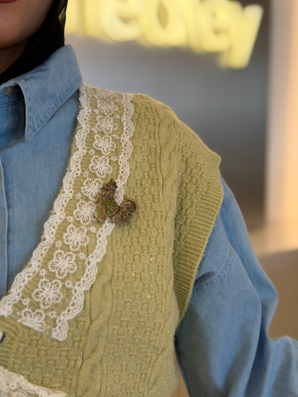 Fluffy Mohair Lace Vest ( Pistachio Cream )
