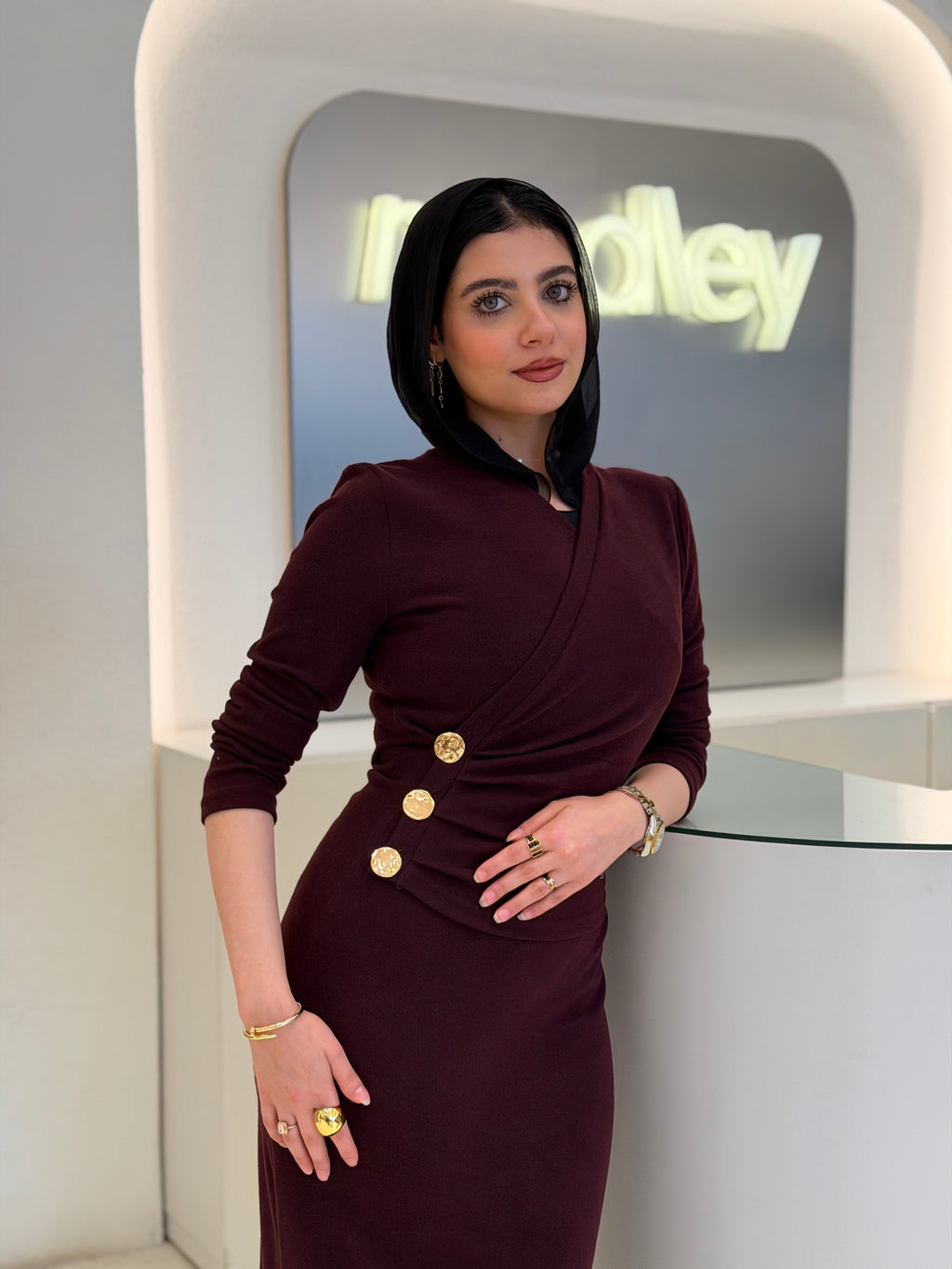 Golden buttons slim fit dress ( burgundy)