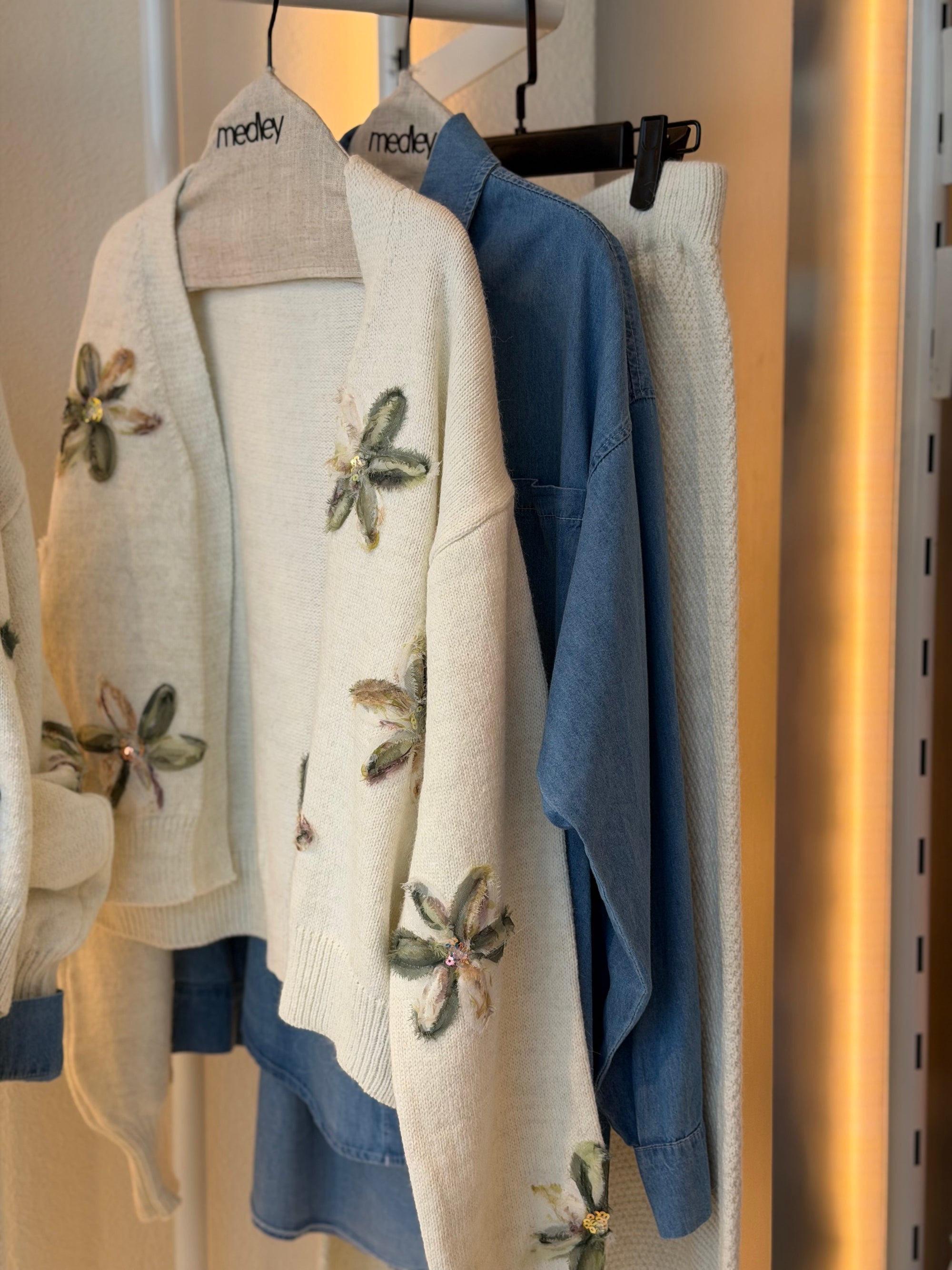 Floral Cardigan ( off white )