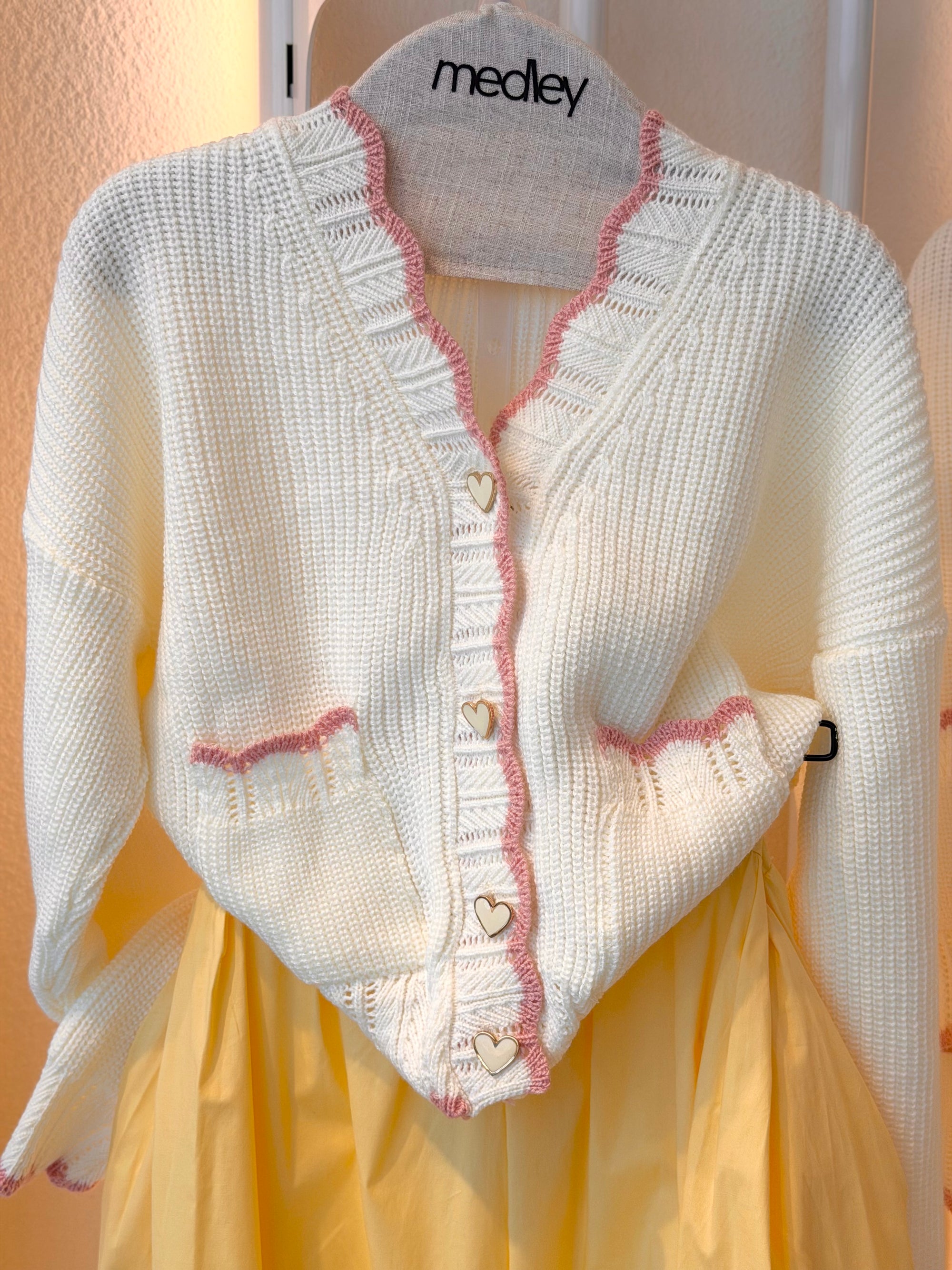 Hearts knit cardigan ( off white * pink )