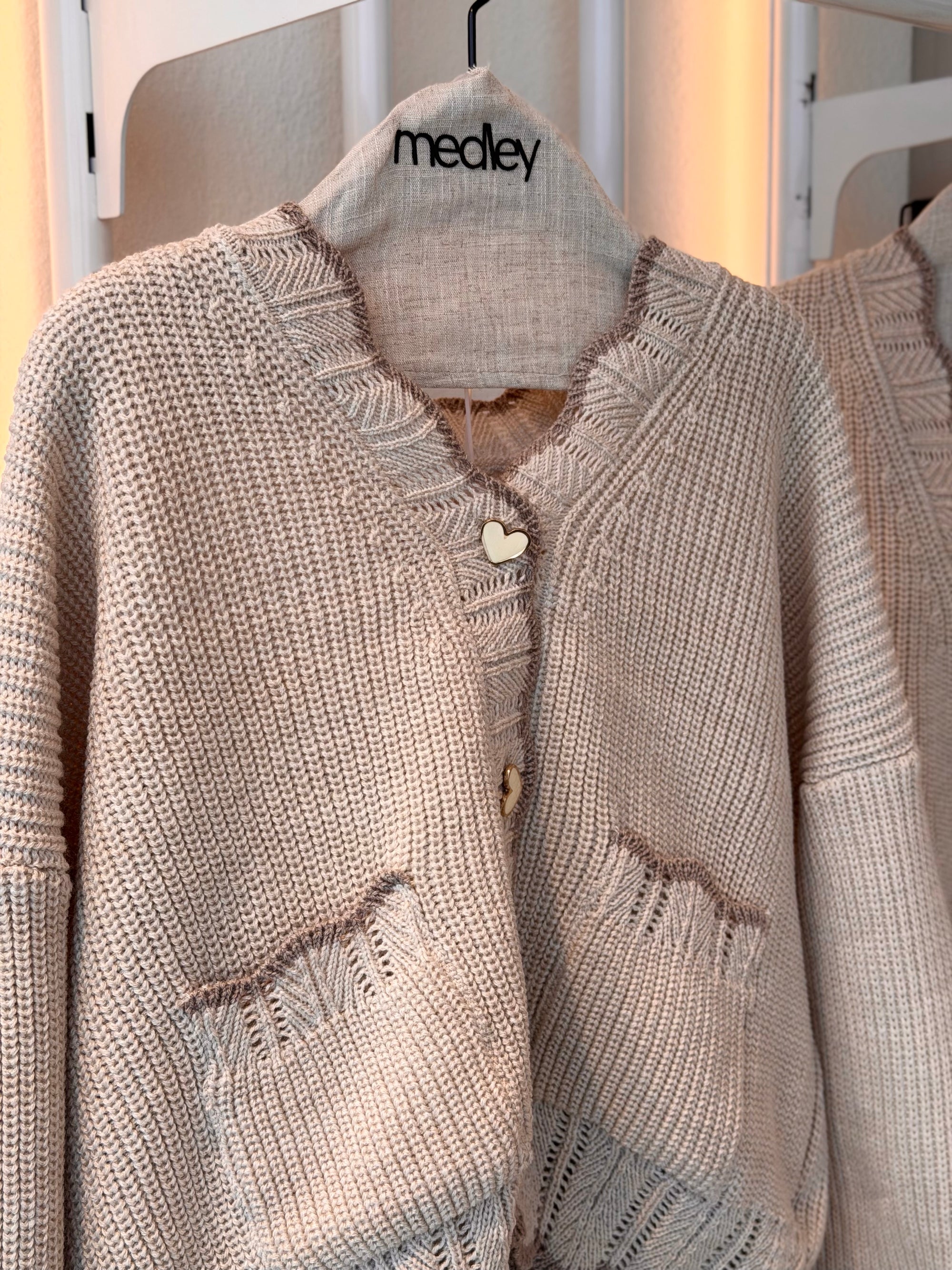 Hearts knit cardigan ( beige * mocha )