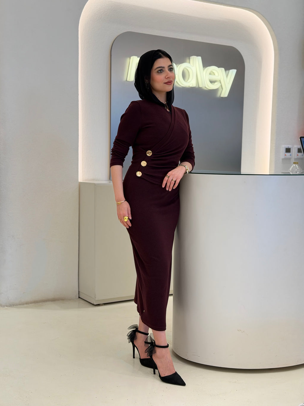 Golden buttons slim fit dress ( burgundy)