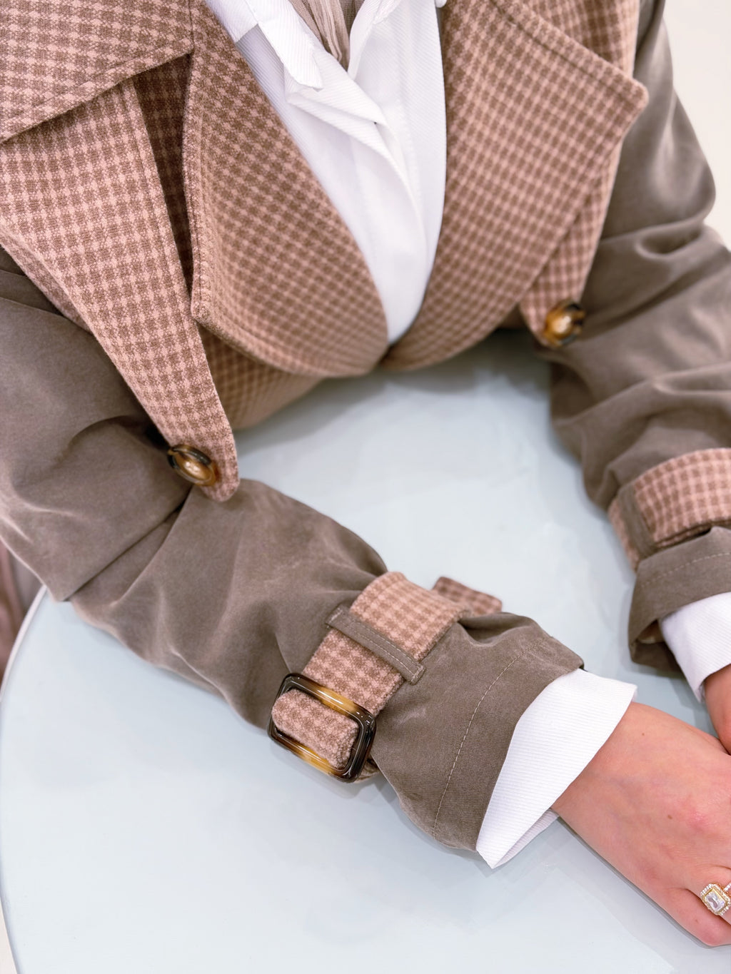 Dual-Tone Trench ( Fall Tone )