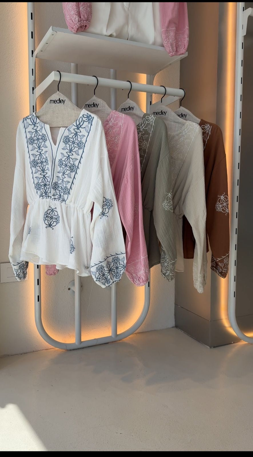 Embiodery blouse