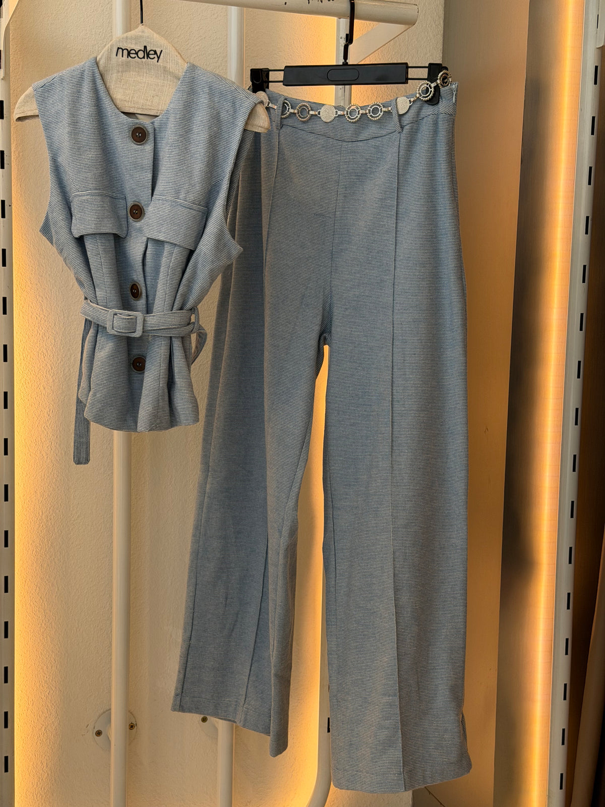 Luna Sleeveless Vest (Cinderella)