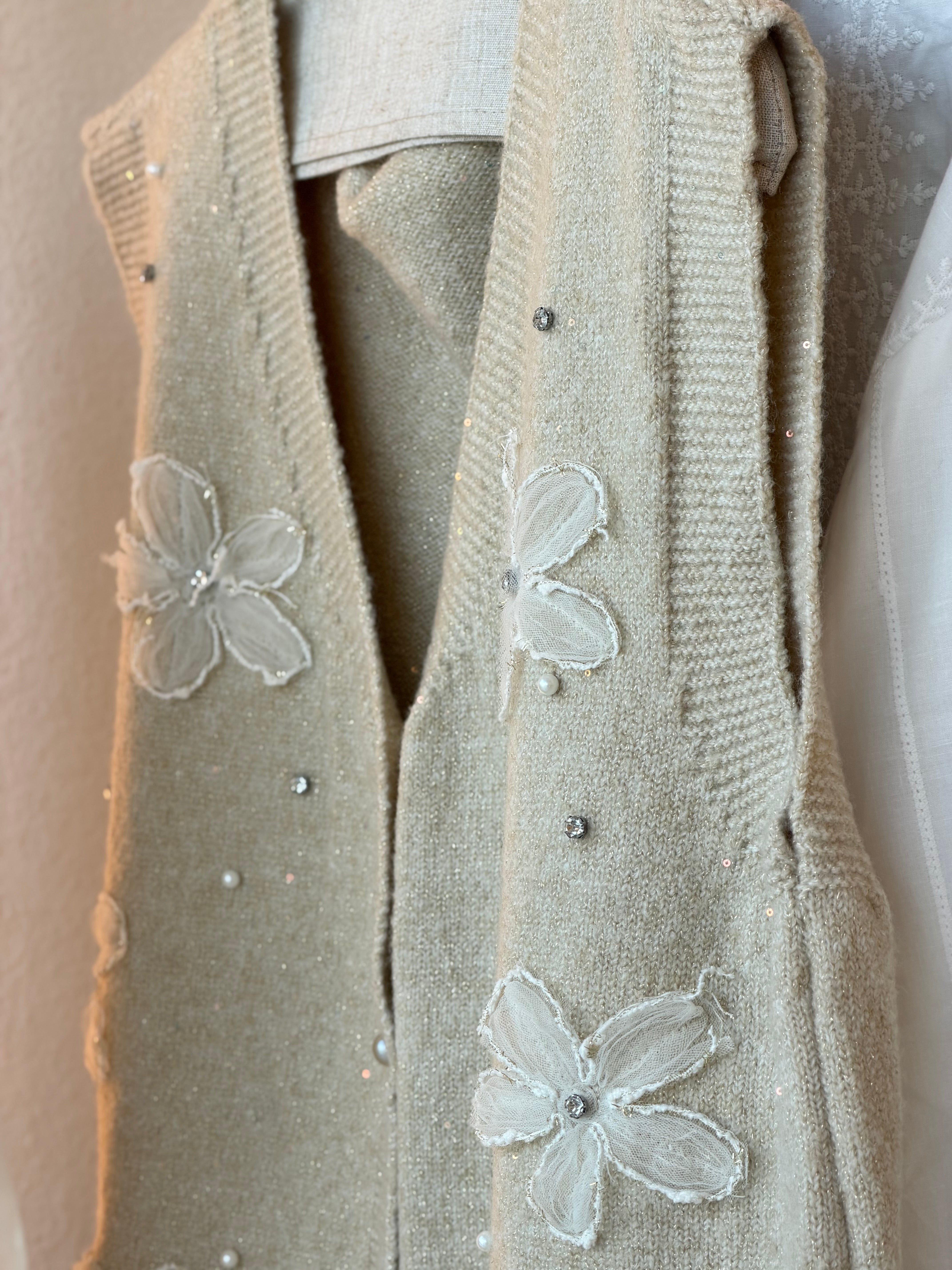 3D Bloom Mohair Vest ( Vanilla Latte )