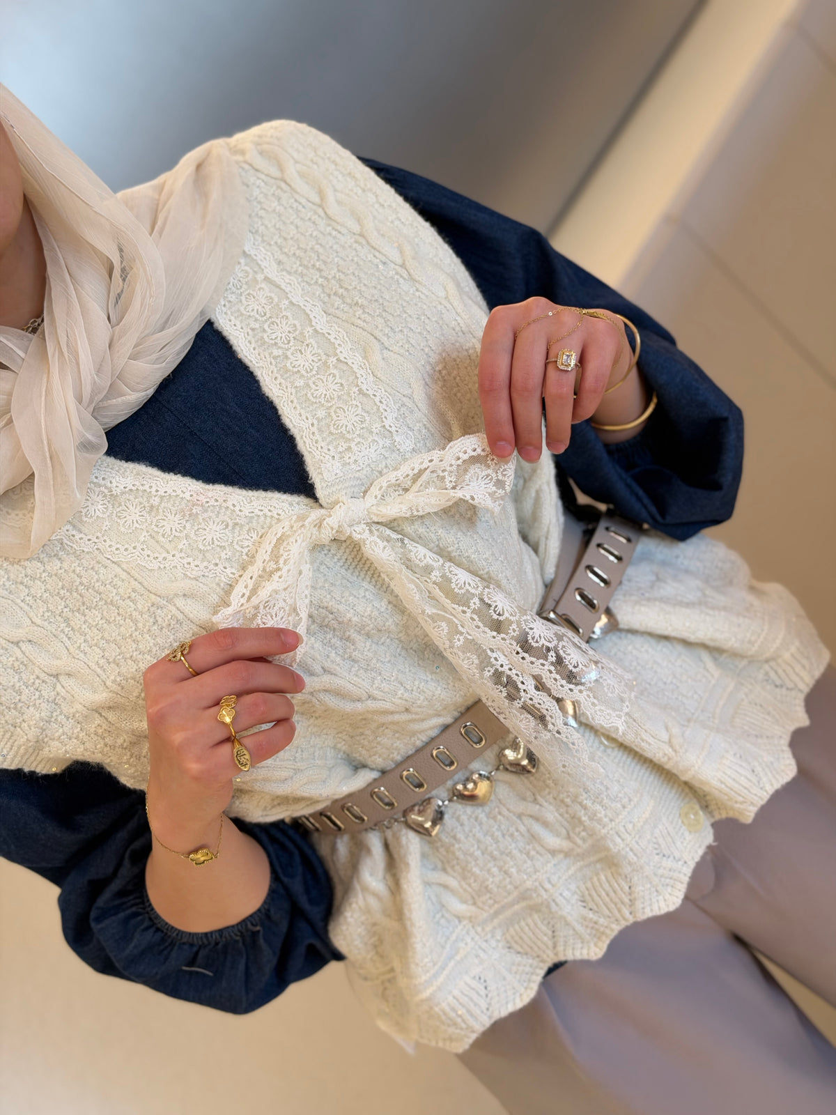 Fluffy Mohair Lace Vest ( Pearly White )