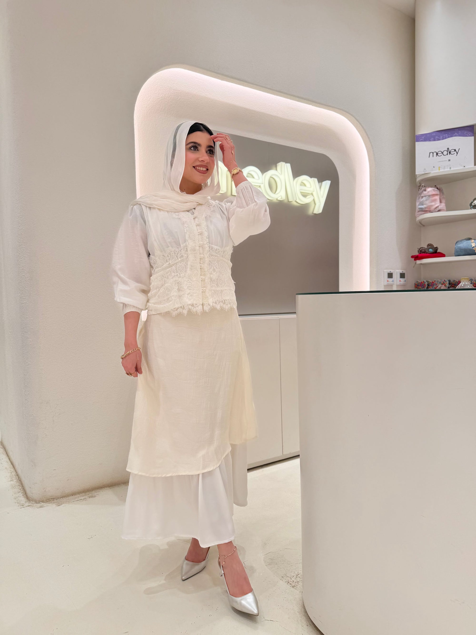 Pearl White two layers skirt