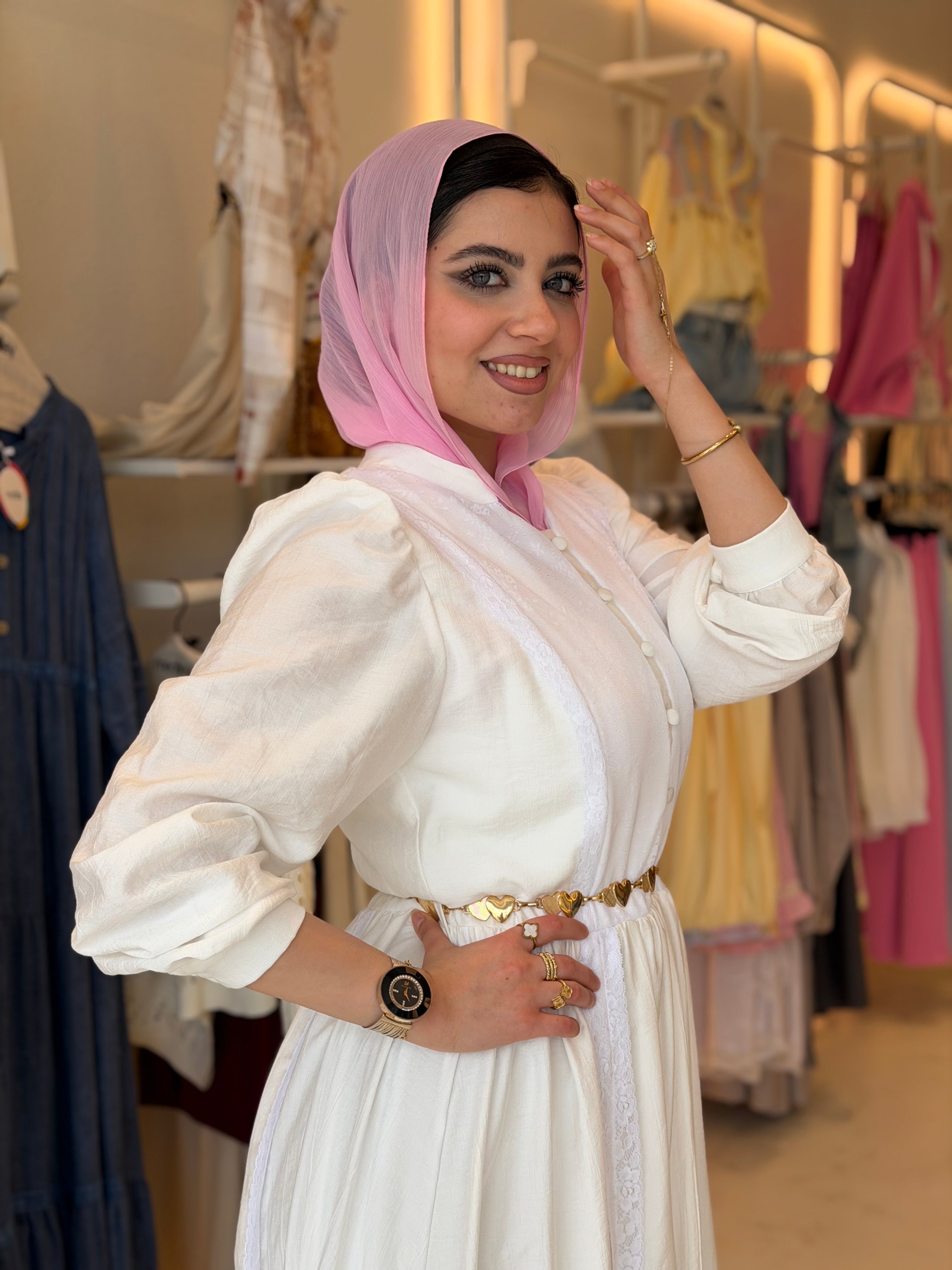 Elegent detailed white dress