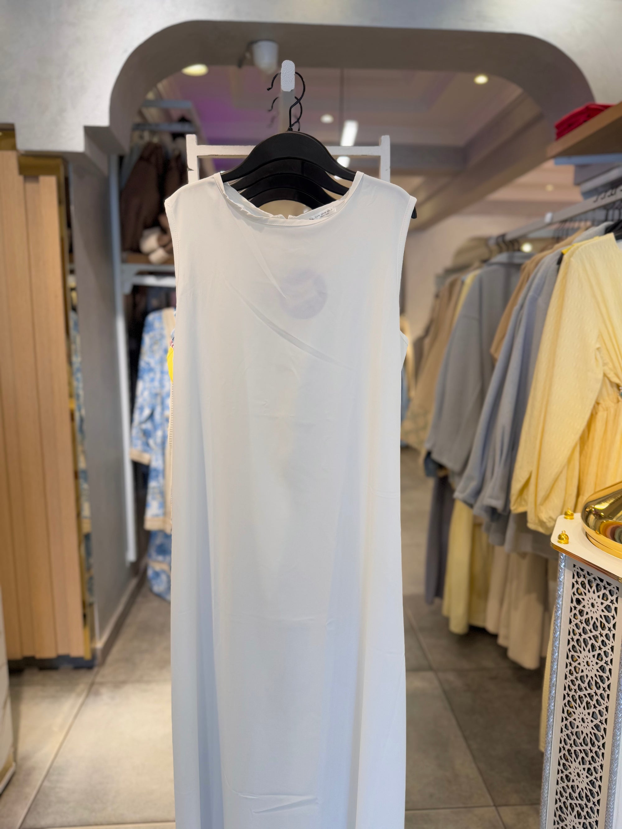 Basic sleeveless dress