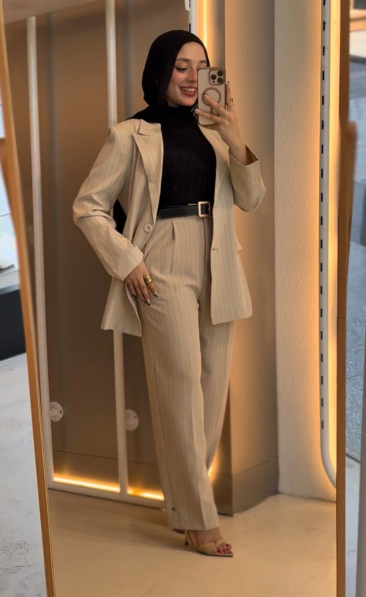 Striped classic beige pants