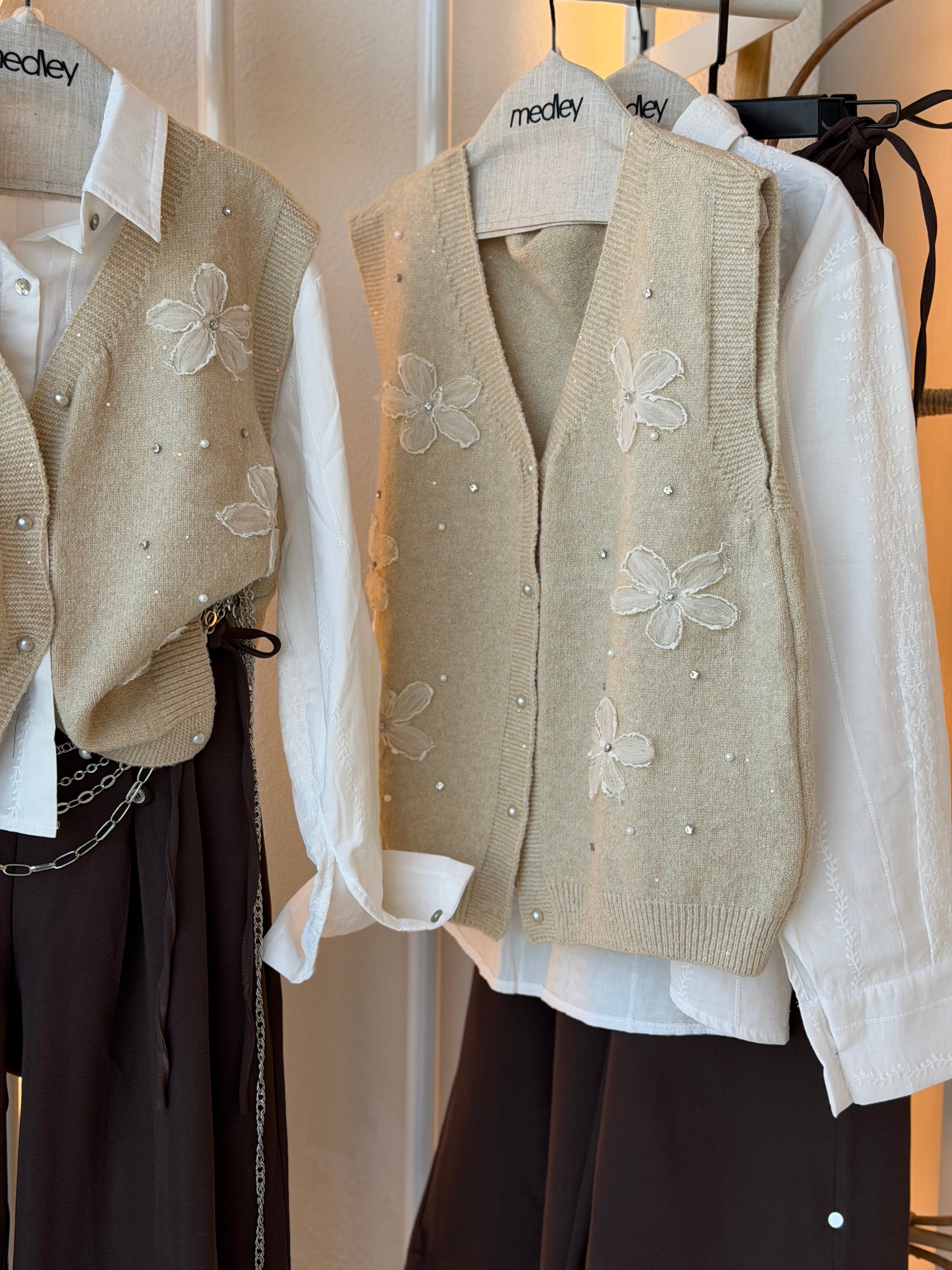 3D Bloom Mohair Vest ( Vanilla Latte )
