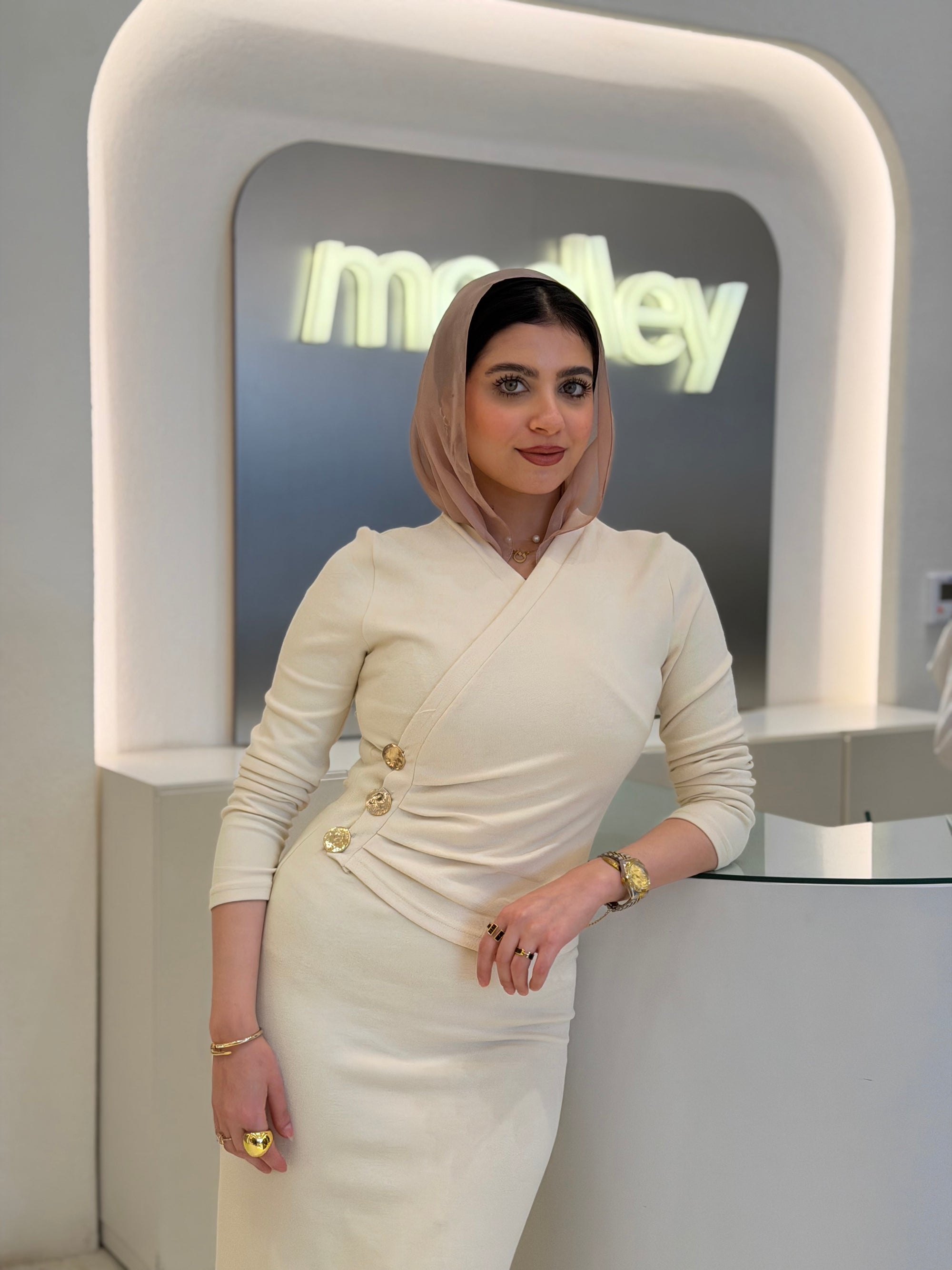 Golden buttons slim fit dress ( cream )