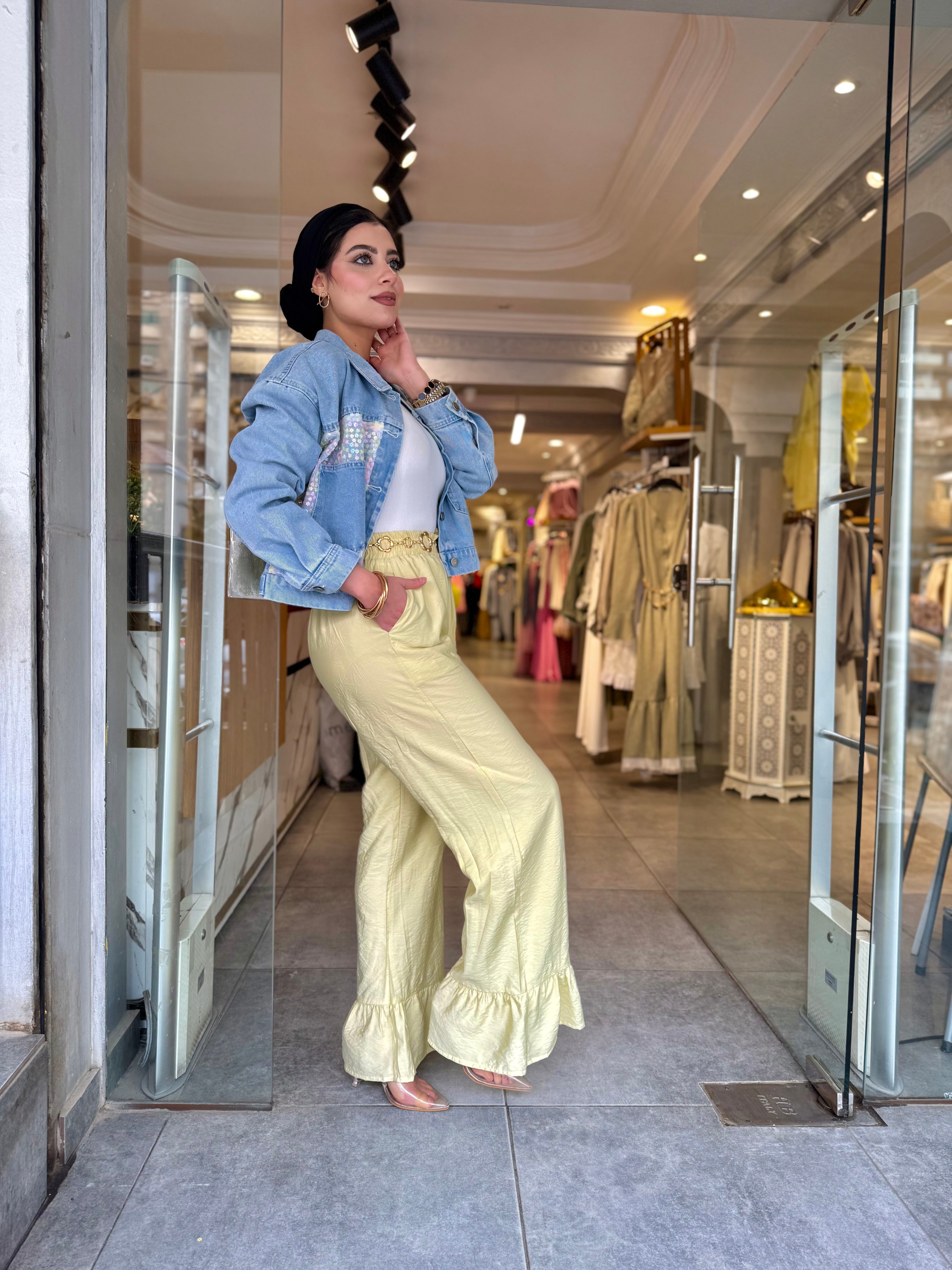 Wide leg ruffles pants