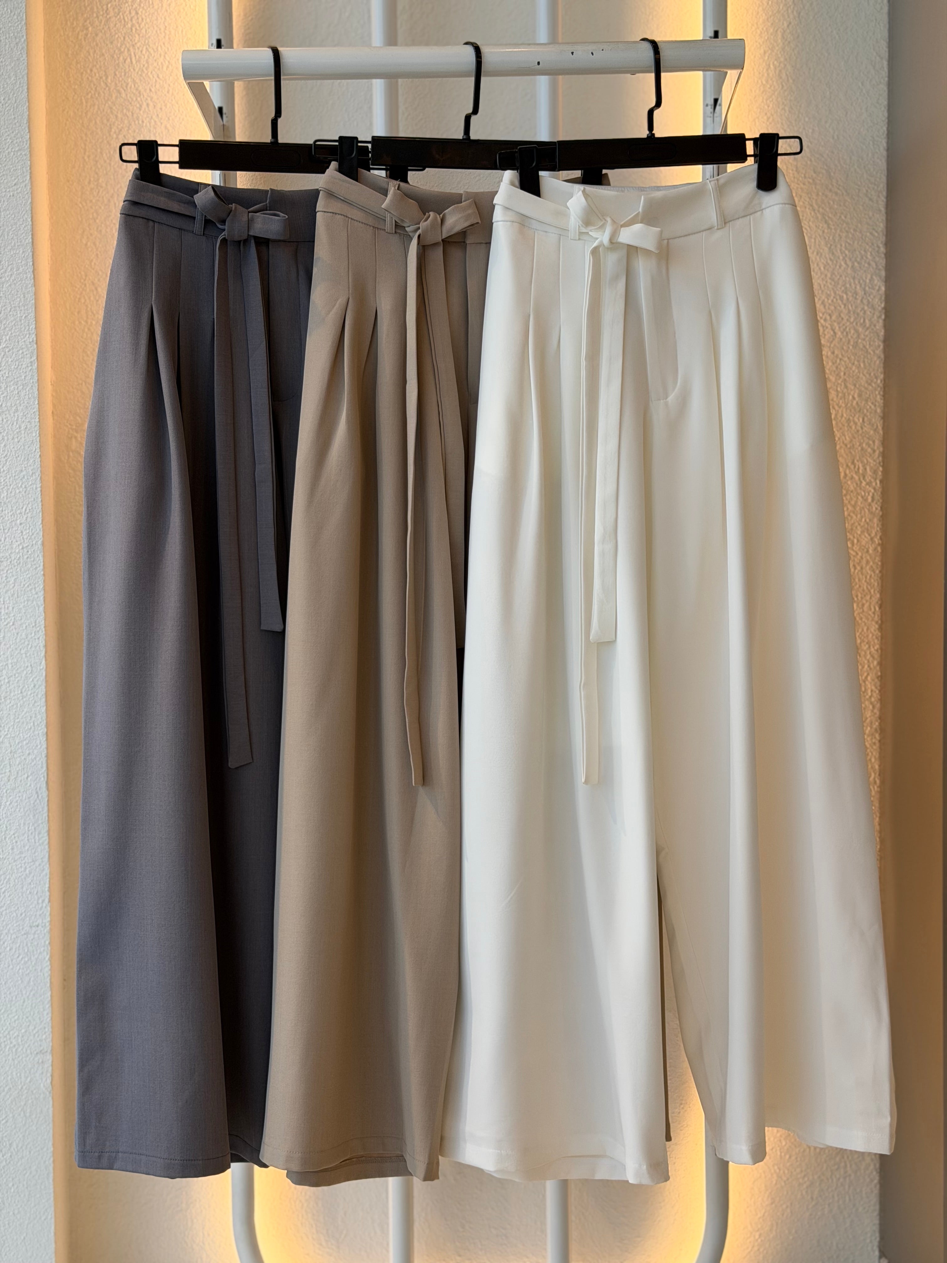 Wide-leg Trousers (Soft Naturals)