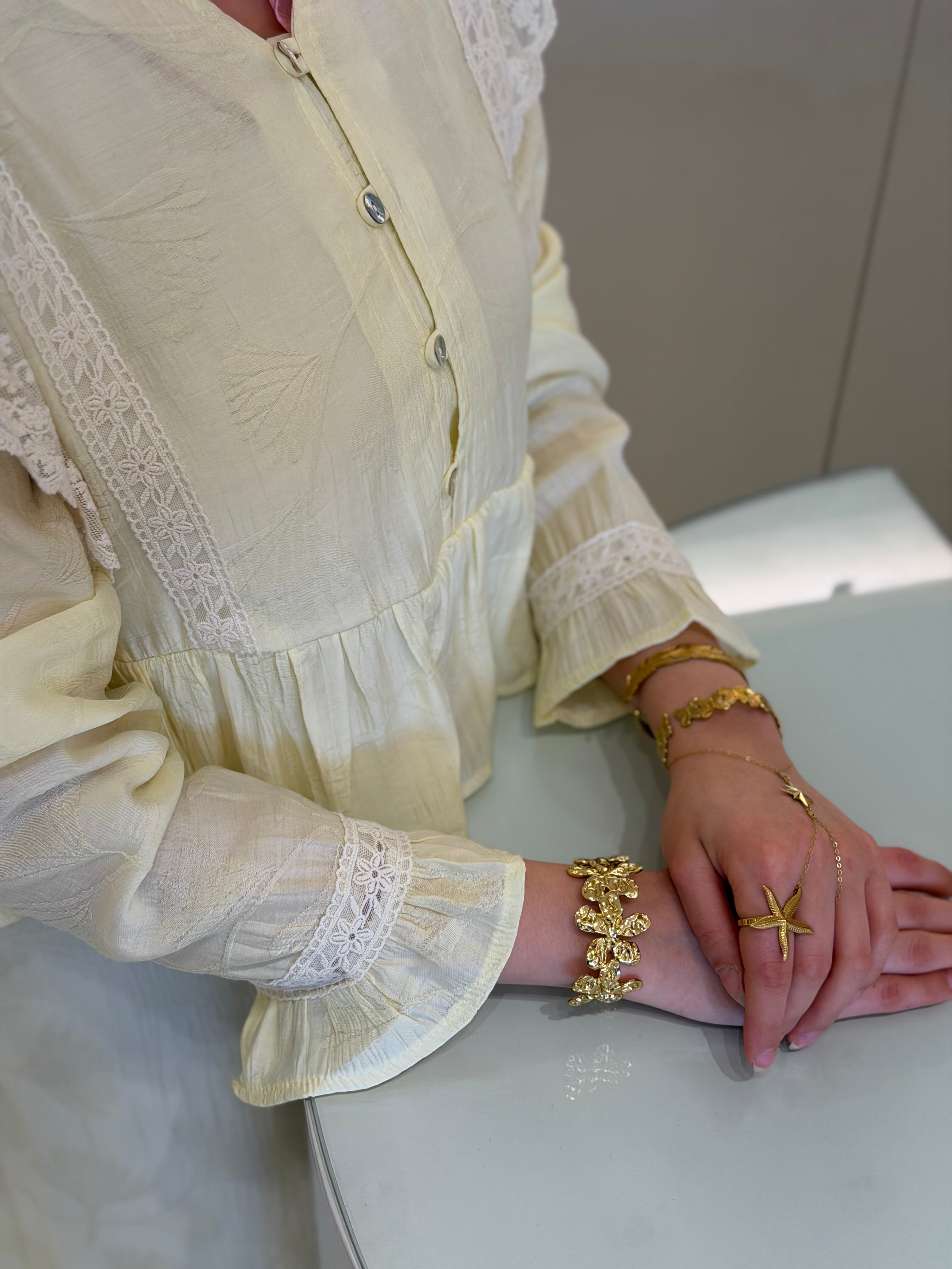 Fancy Dantel End Blouse