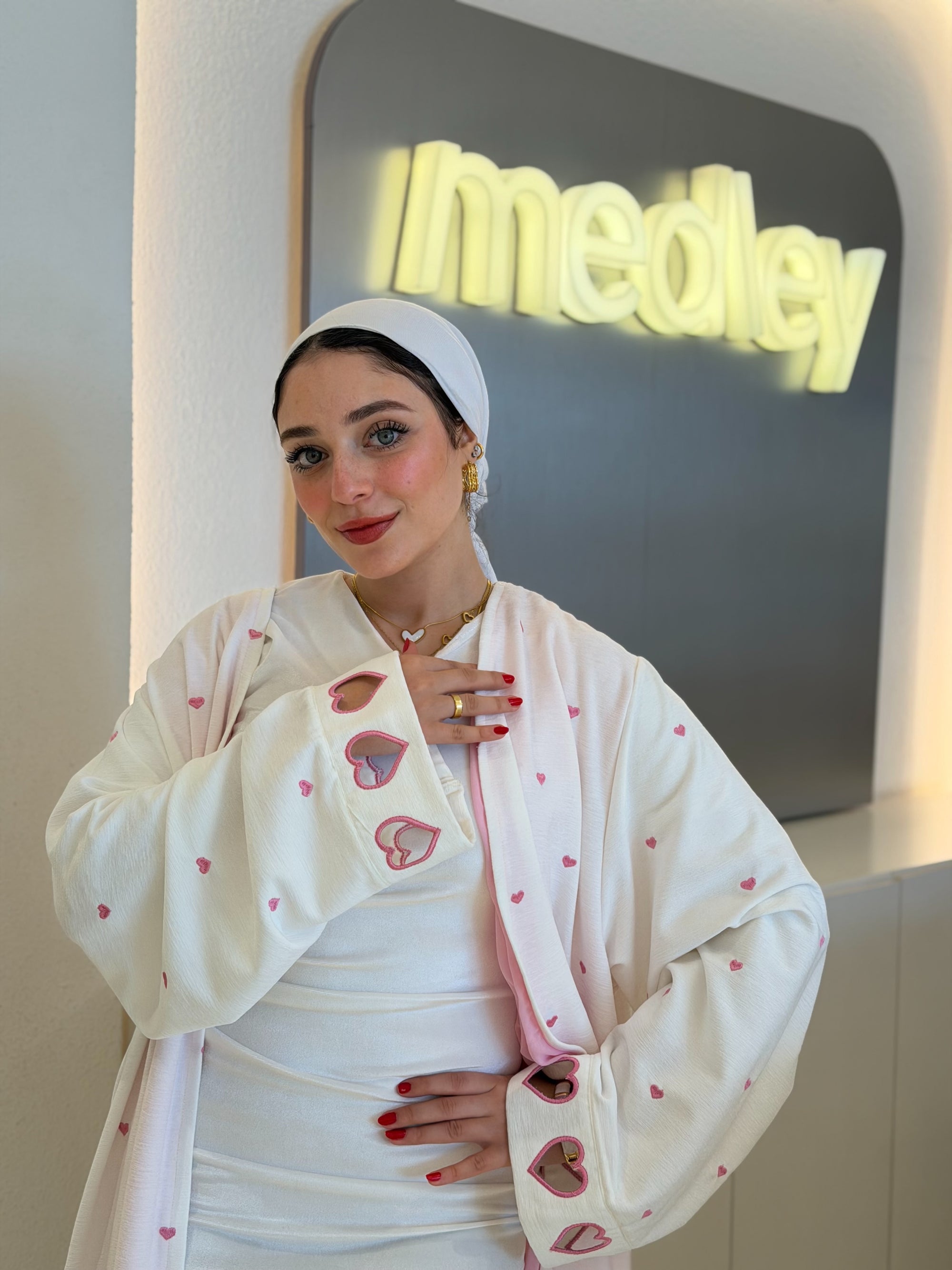 Pink hearts abaya
