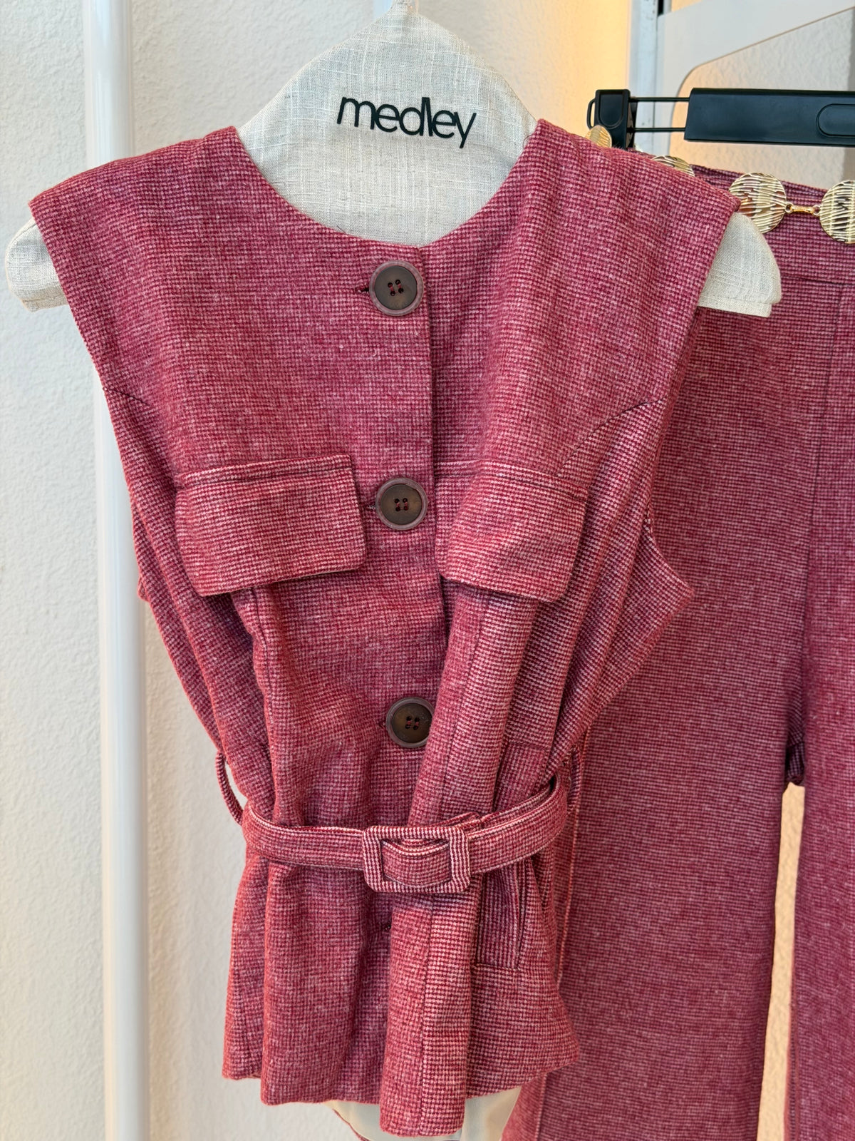 Luna Sleeveless Vest (Rosewood)