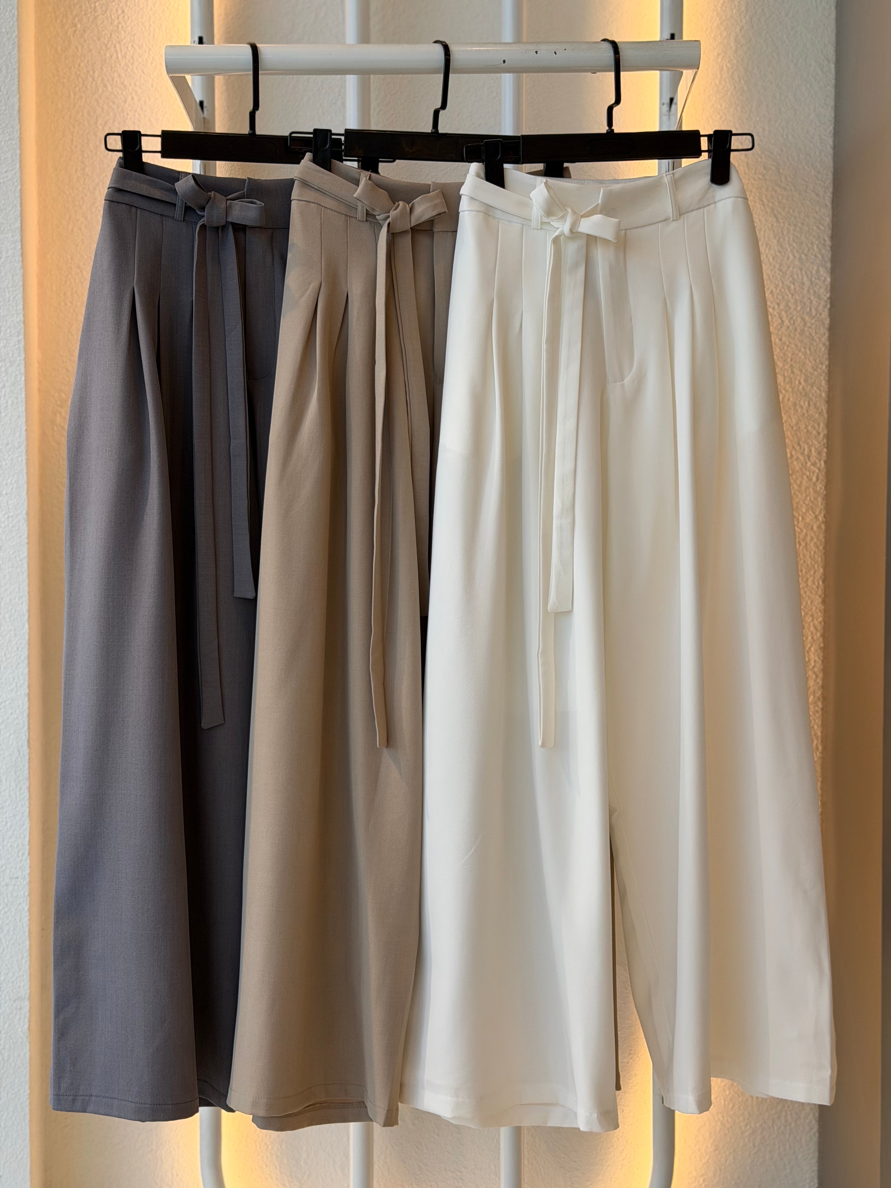 Wide-leg Trousers (Soft Naturals)