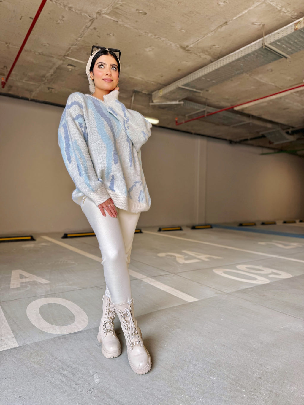 Marble Pullover ( sky shades )