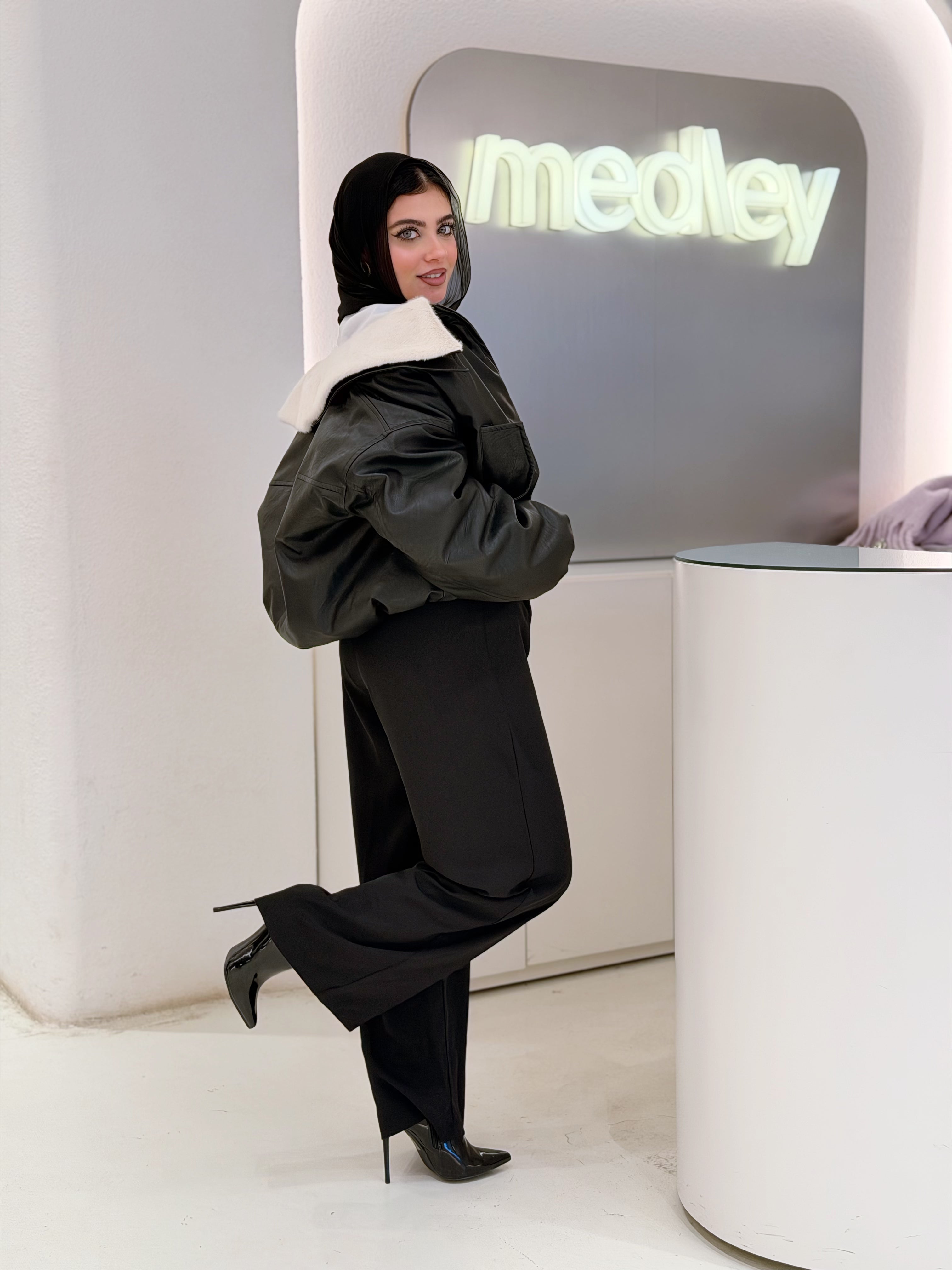 Casual wide-leg trousers