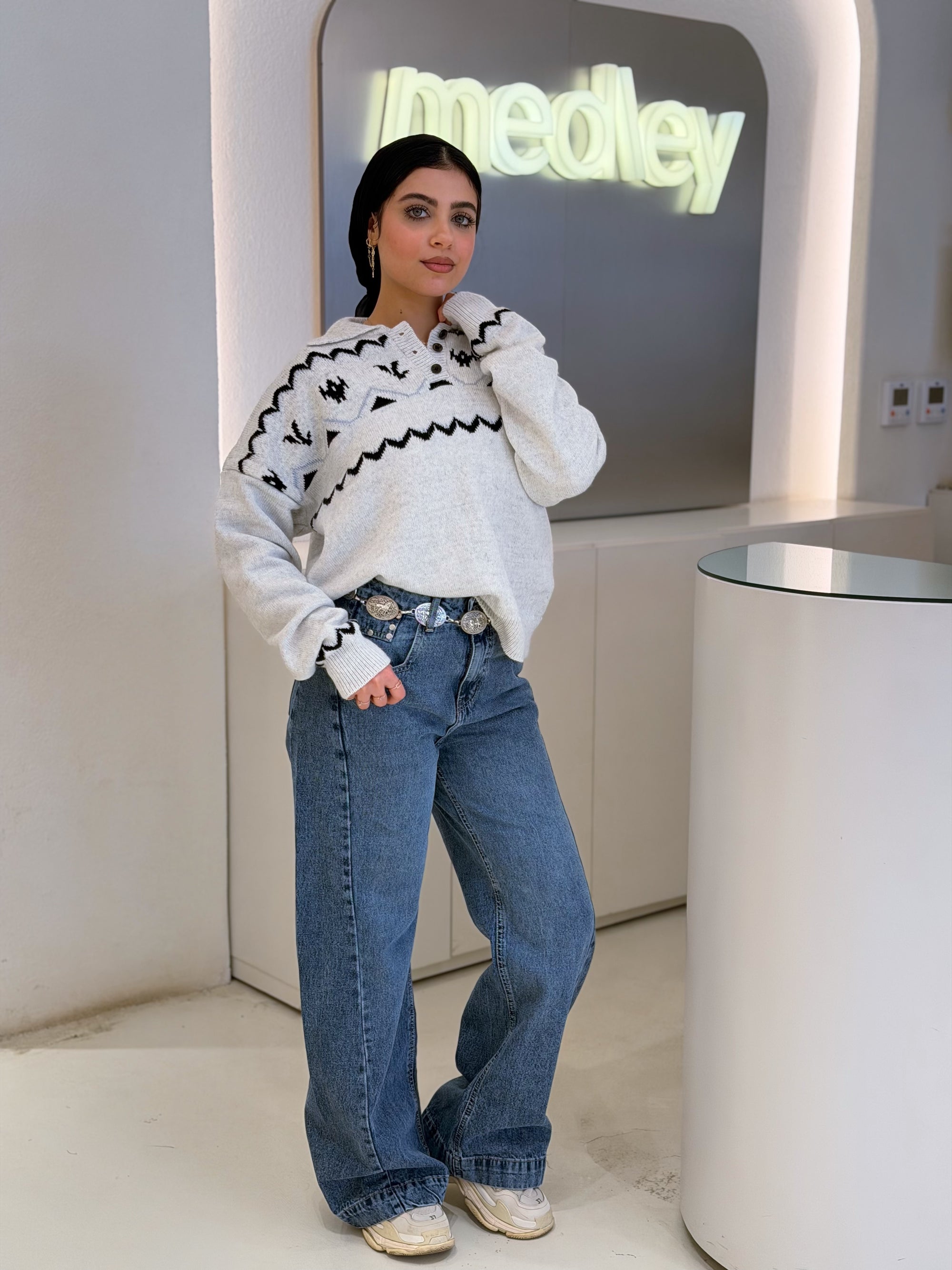 Wide leg jeans with Rivets