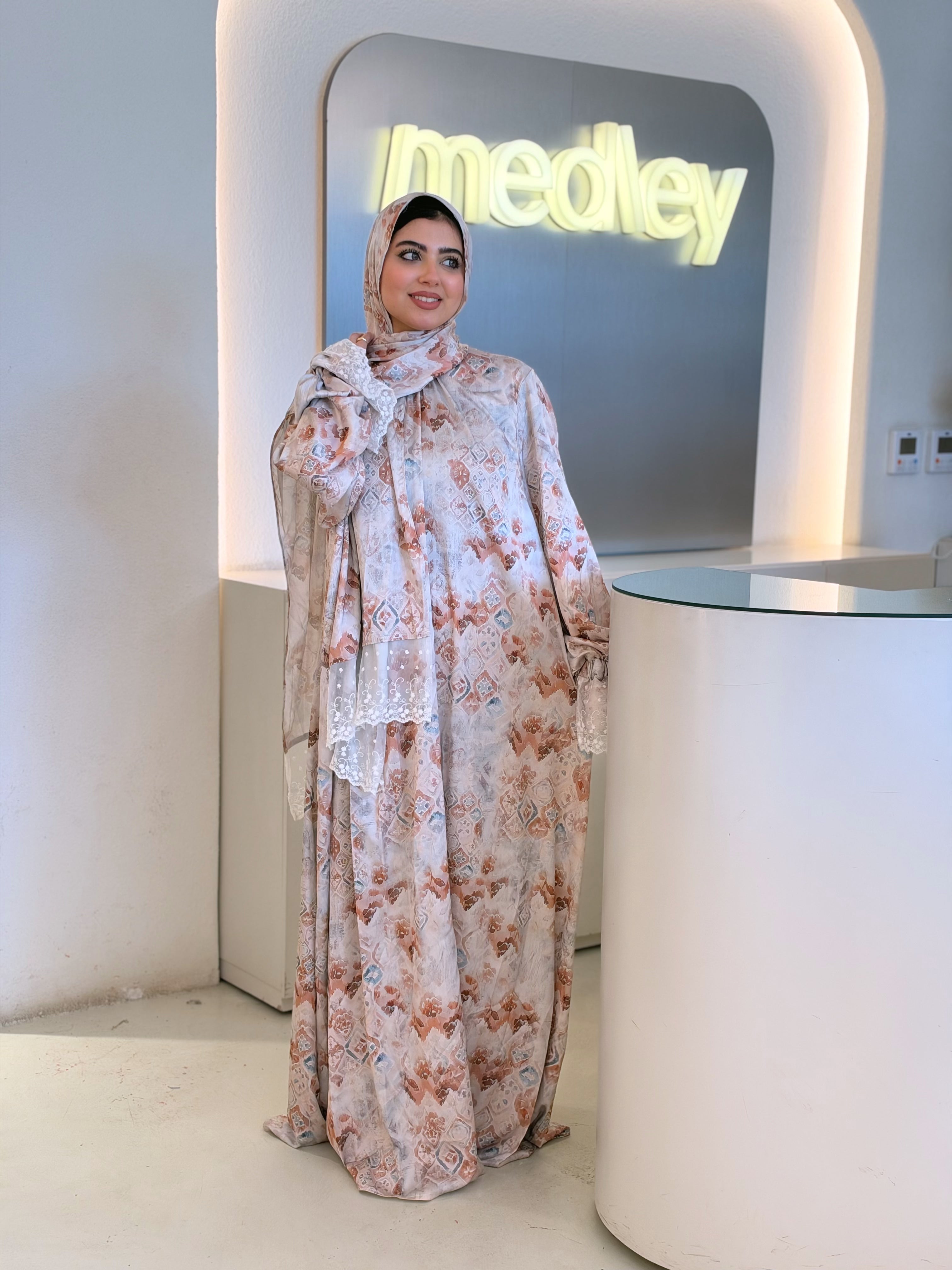 Arabesque Isdal in brown arabesque print by Medley Fashion, photo 3